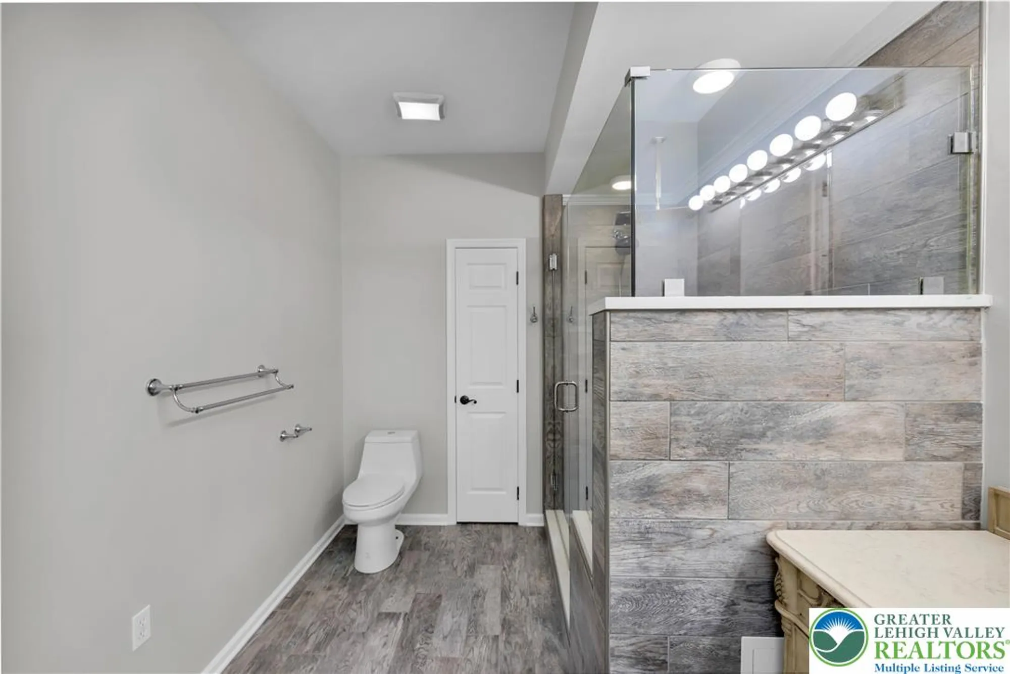 Property Slideshow image 34 of 49 | 6333 valor dr, Bethlehem, PA, 18017