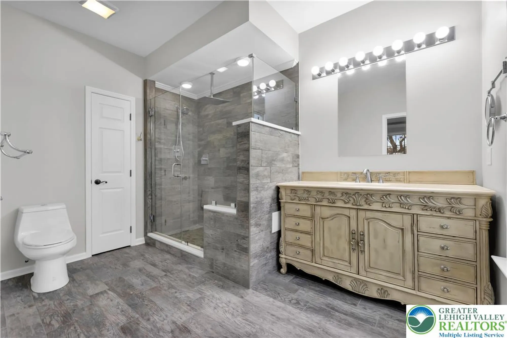 Property Slideshow image 32 of 49 | 6333 valor dr, Bethlehem, PA, 18017