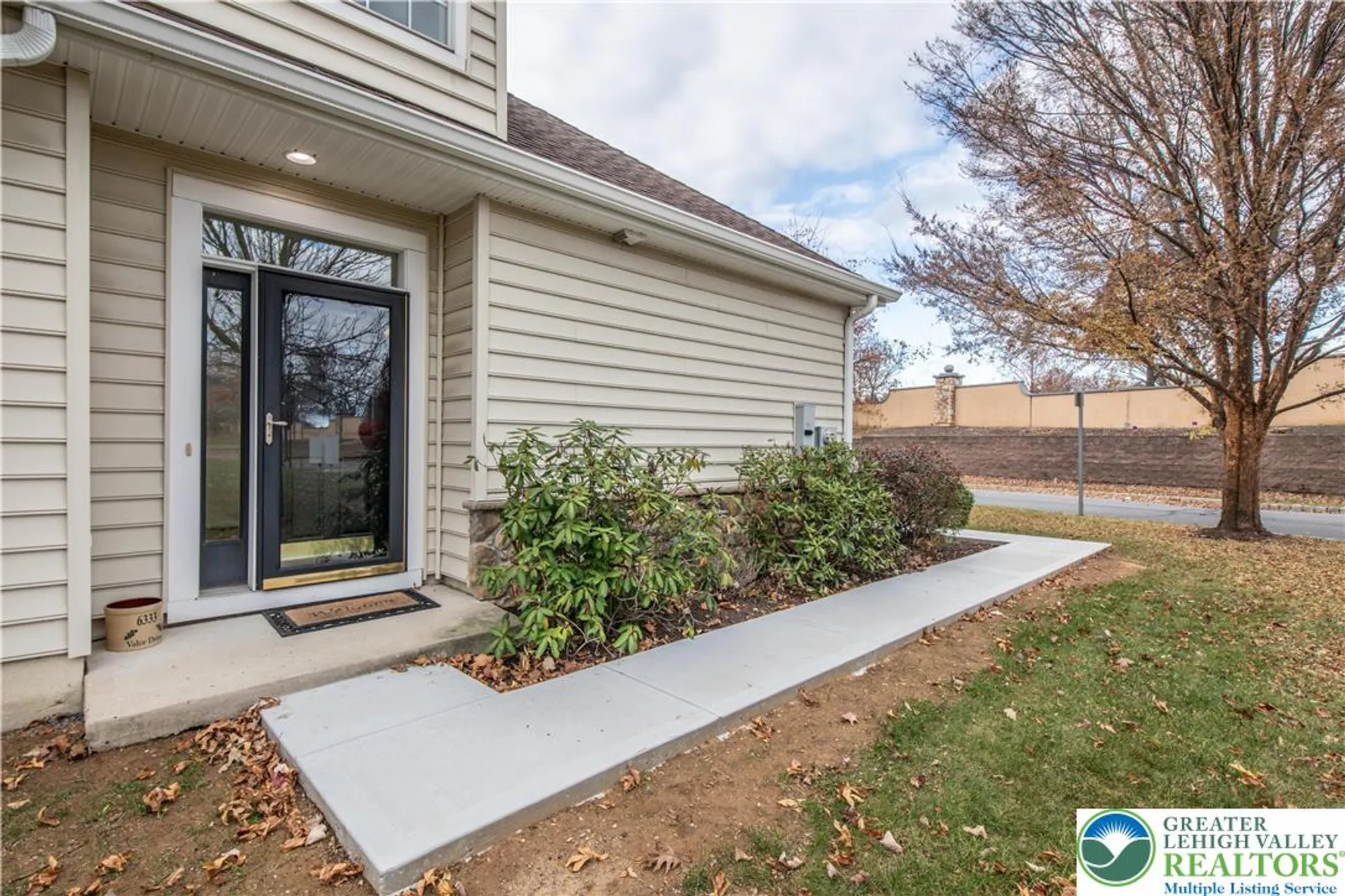 Property Slideshow image 4 of 49 | 6333 valor dr, Bethlehem, PA, 18017