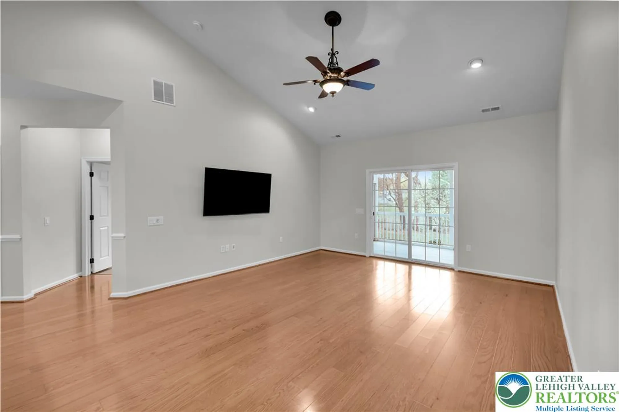 Property Slideshow image 9 of 49 | 6333 valor dr, Bethlehem, PA, 18017