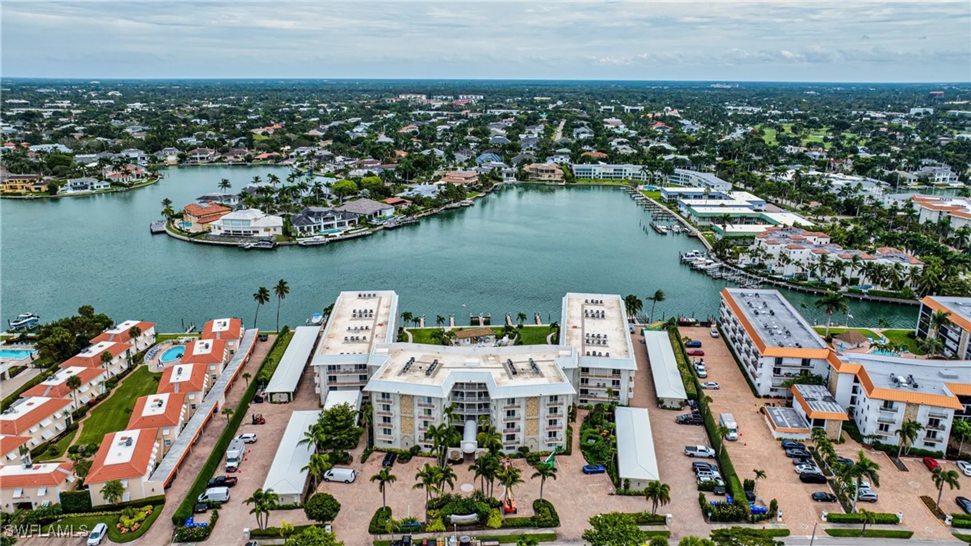 Property Slideshow image 18 of 19 | 3000 gulf shore blvd 113, Naples, FL, 34103