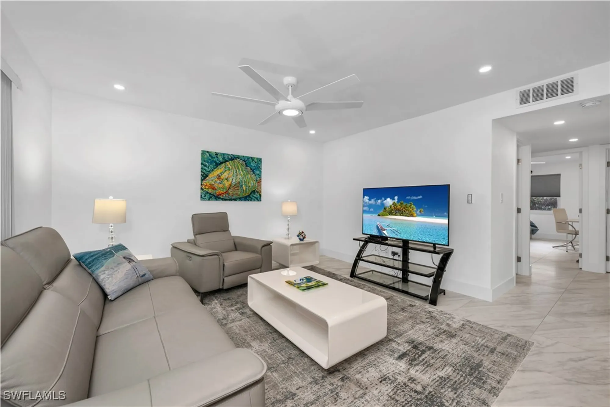 Property Slideshow image 12 of 19 | 3000 gulf shore blvd 113, Naples, FL, 34103