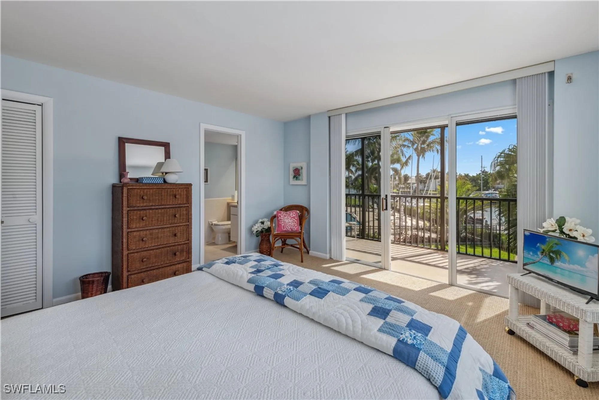 Property Slideshow image 17 of 31 | 2170 gulf shore blvd 23w, Naples, FL, 34102