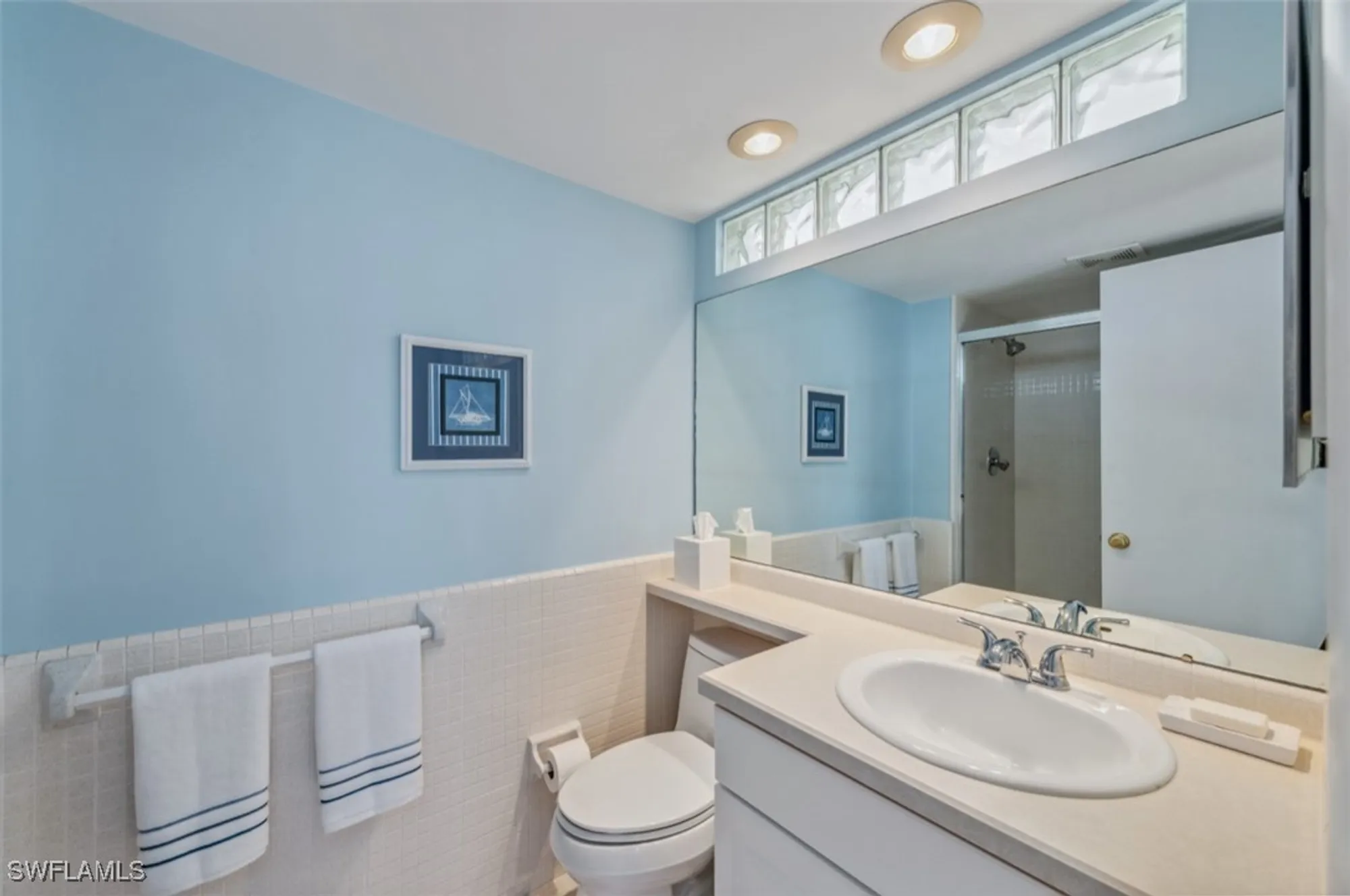 Property Slideshow image 19 of 31 | 2170 gulf shore blvd 23w, Naples, FL, 34102