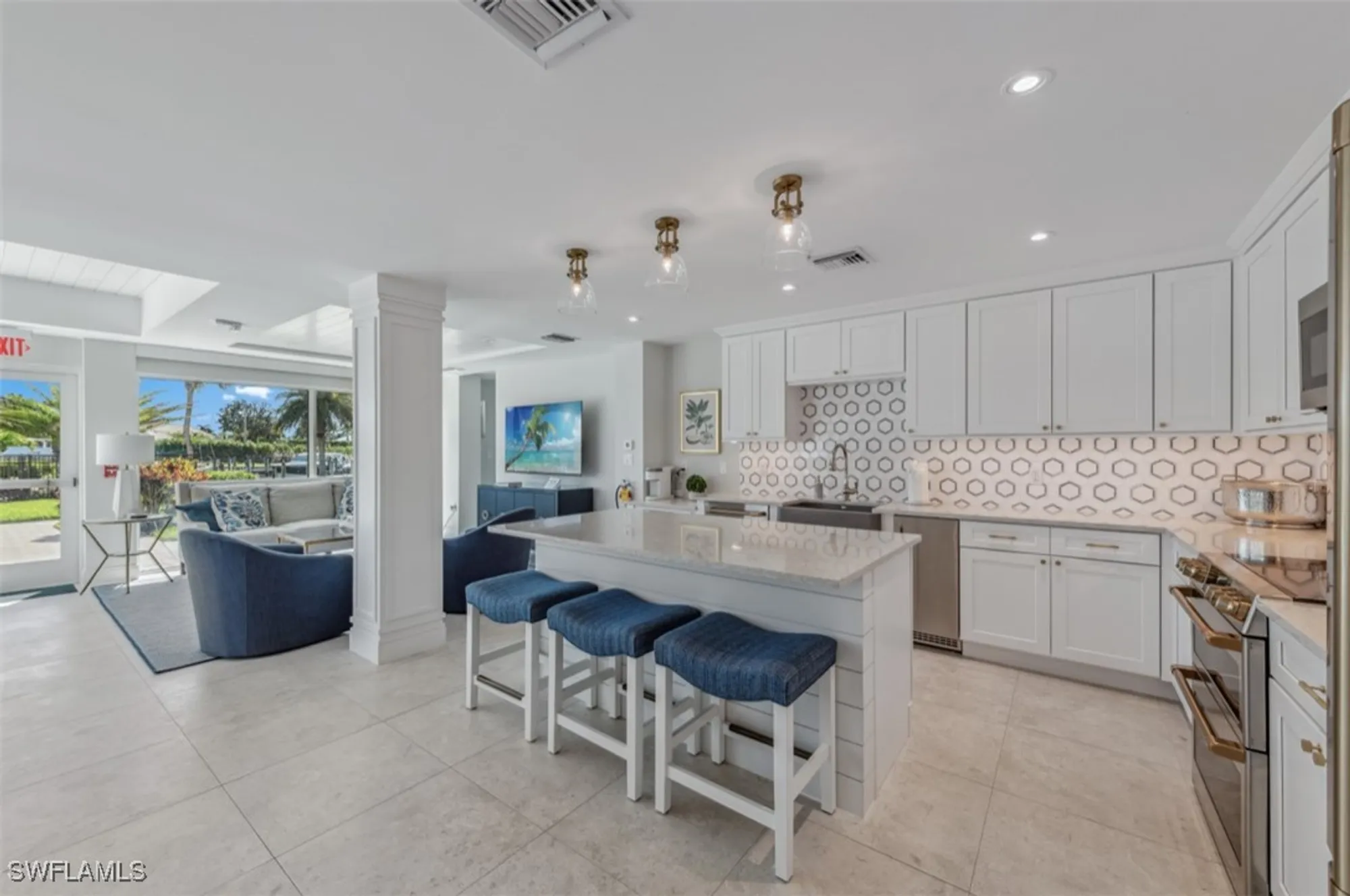 Property Slideshow image 26 of 31 | 2170 gulf shore blvd 23w, Naples, FL, 34102