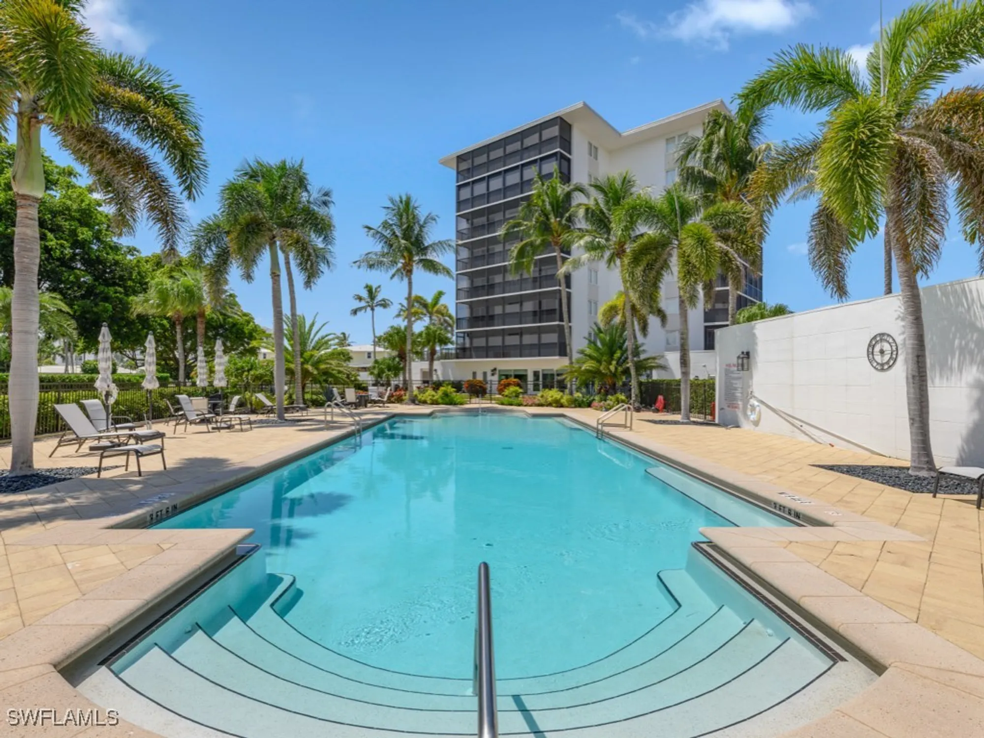 Property Slideshow image 23 of 31 | 2170 gulf shore blvd 23w, Naples, FL, 34102