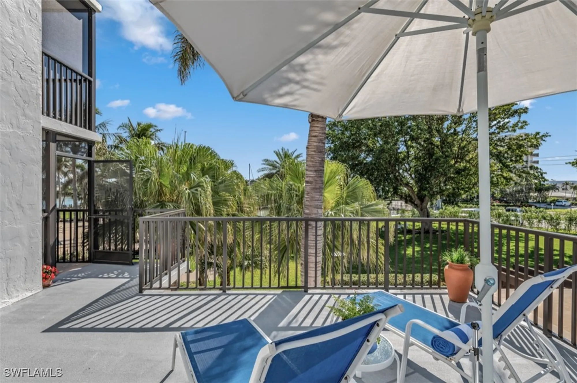 Property Slideshow image 7 of 31 | 2170 gulf shore blvd 23w, Naples, FL, 34102