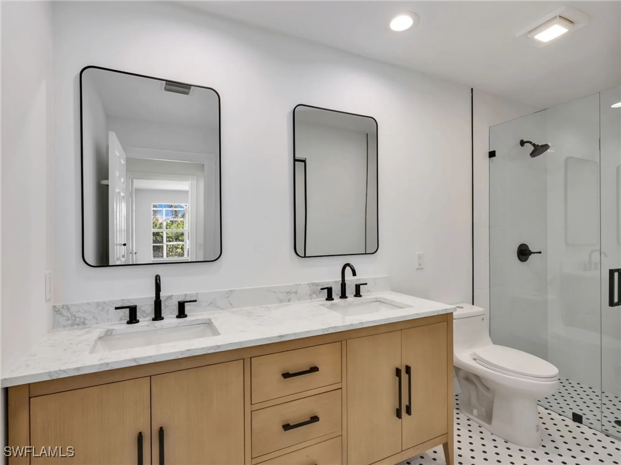 Property Slideshow image 17 of 38 | 8205 xenia ln, Naples, FL, 34114