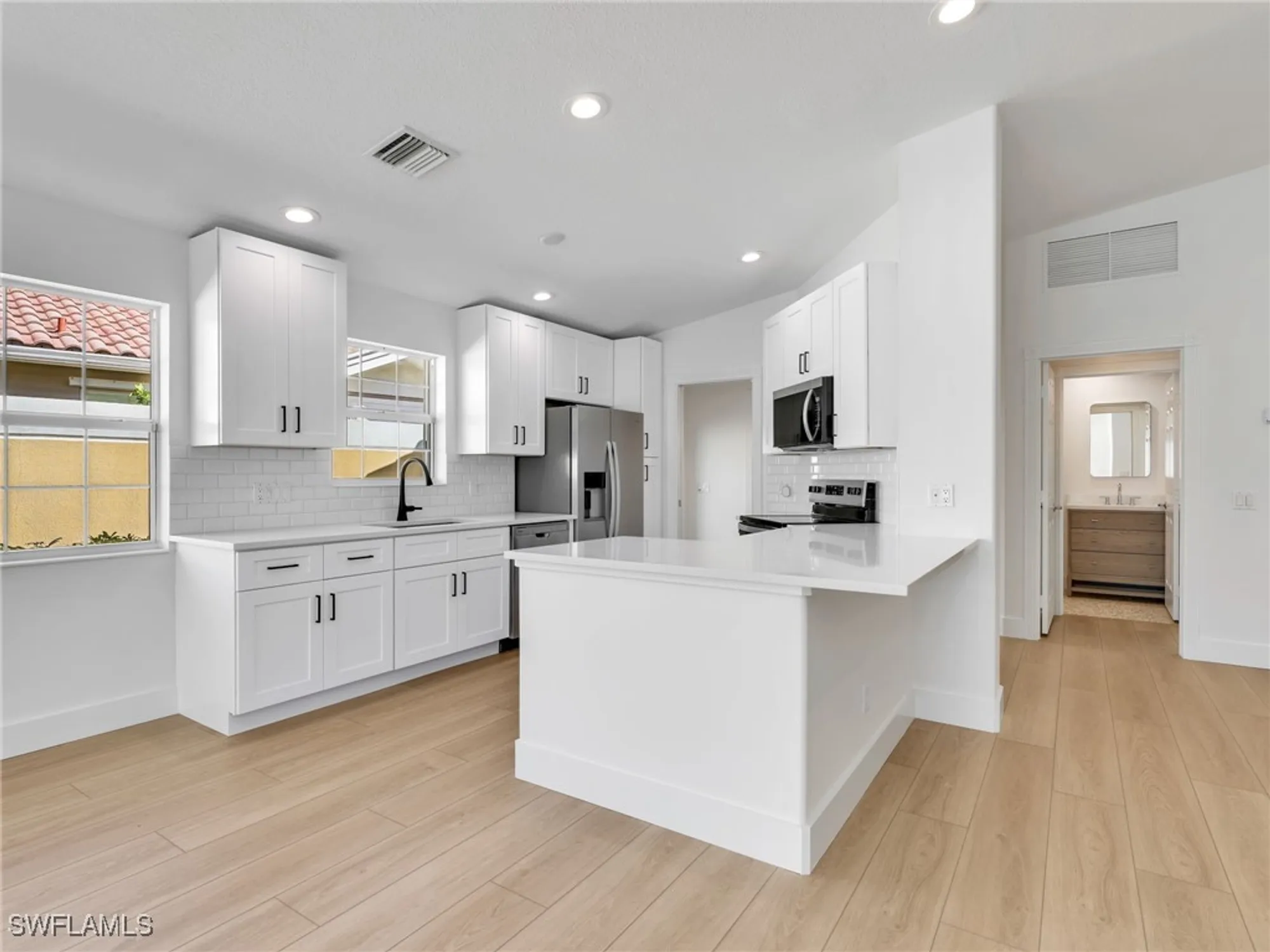 Property Slideshow image 5 of 38 | 8205 xenia ln, Naples, FL, 34114