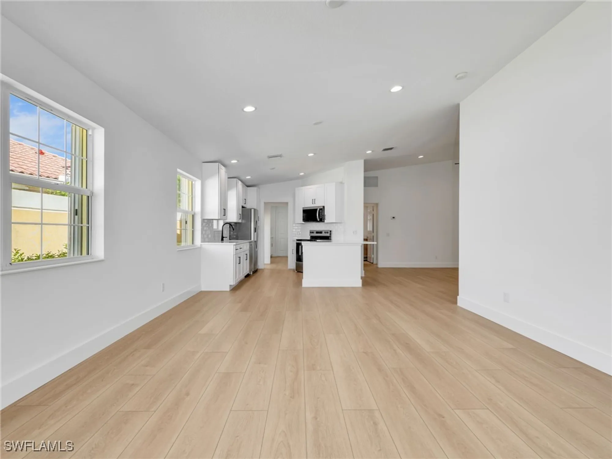 Property Slideshow image 8 of 38 | 8205 xenia ln, Naples, FL, 34114