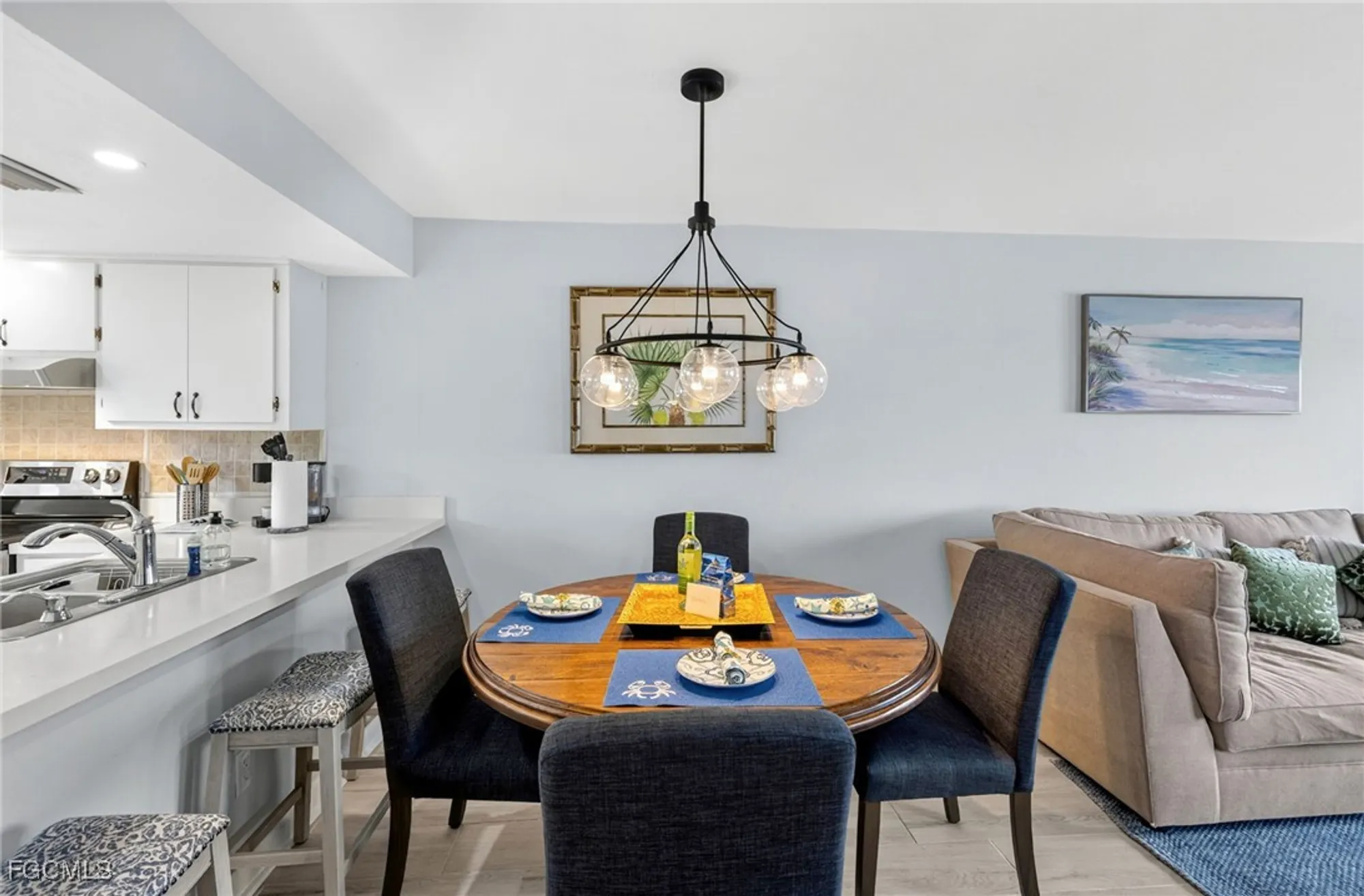 Property Slideshow image 14 of 43 | 11250 caravel cir 306, Fort Myers, FL, 33908