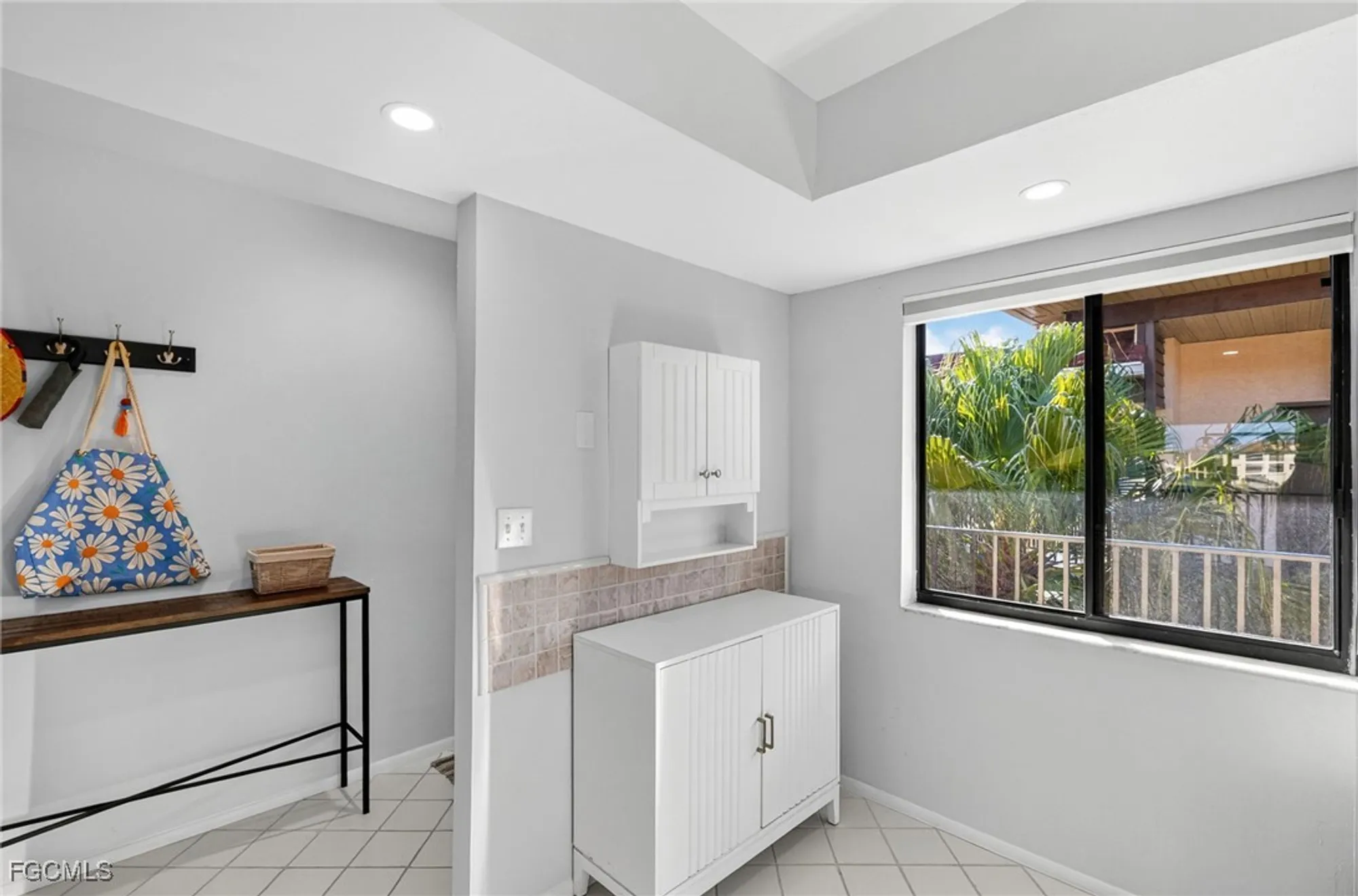 Property Slideshow image 15 of 43 | 11250 caravel cir 306, Fort Myers, FL, 33908