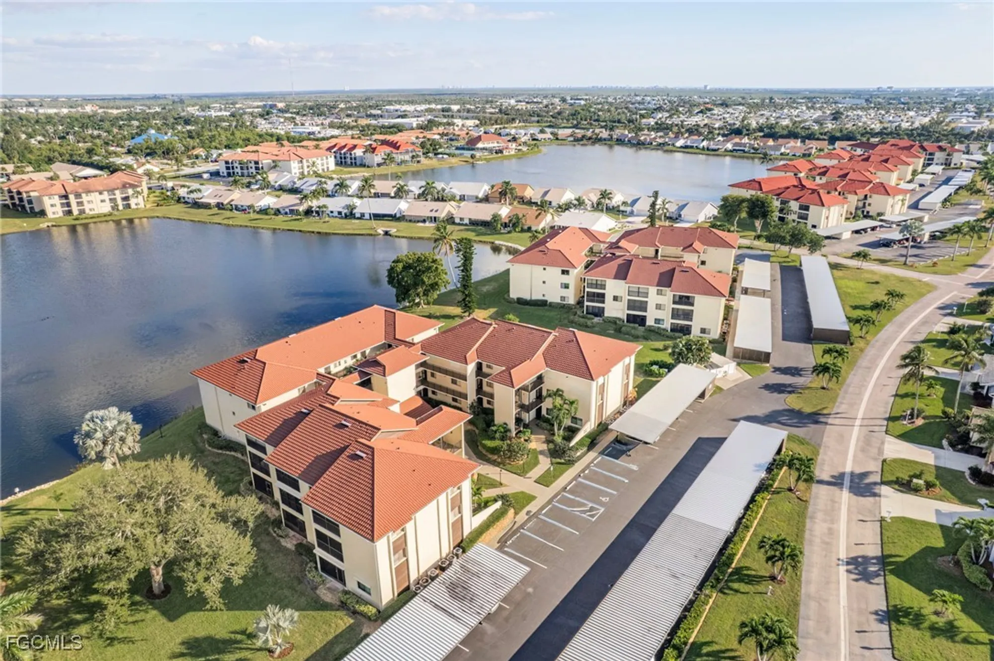 Property Slideshow image 27 of 43 | 11250 caravel cir 306, Fort Myers, FL, 33908