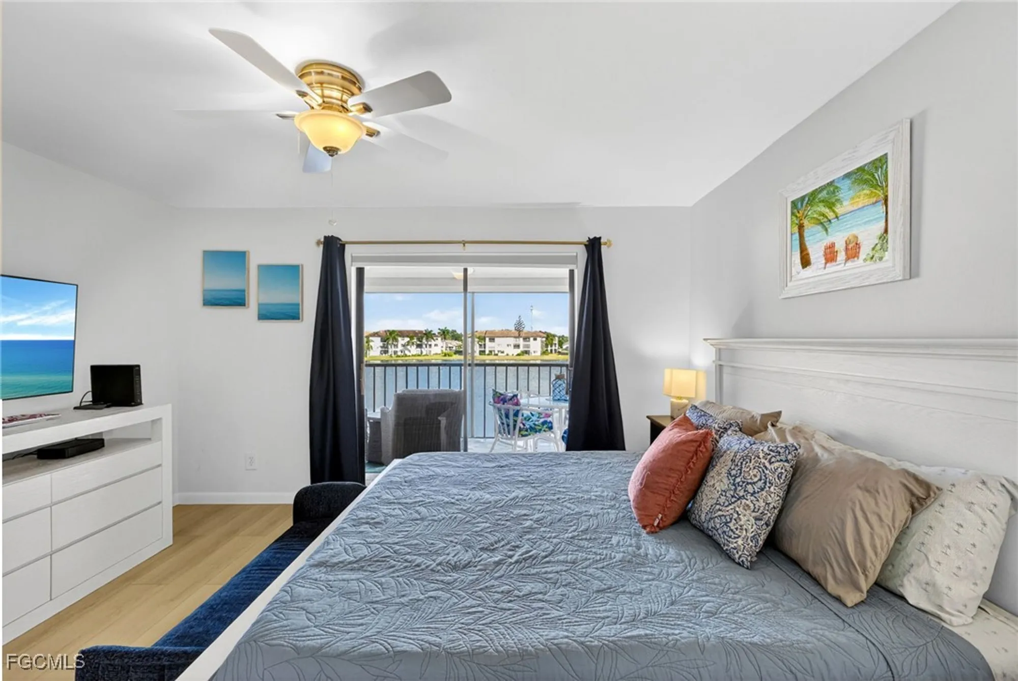 Property Slideshow image 5 of 43 | 11250 caravel cir 306, Fort Myers, FL, 33908