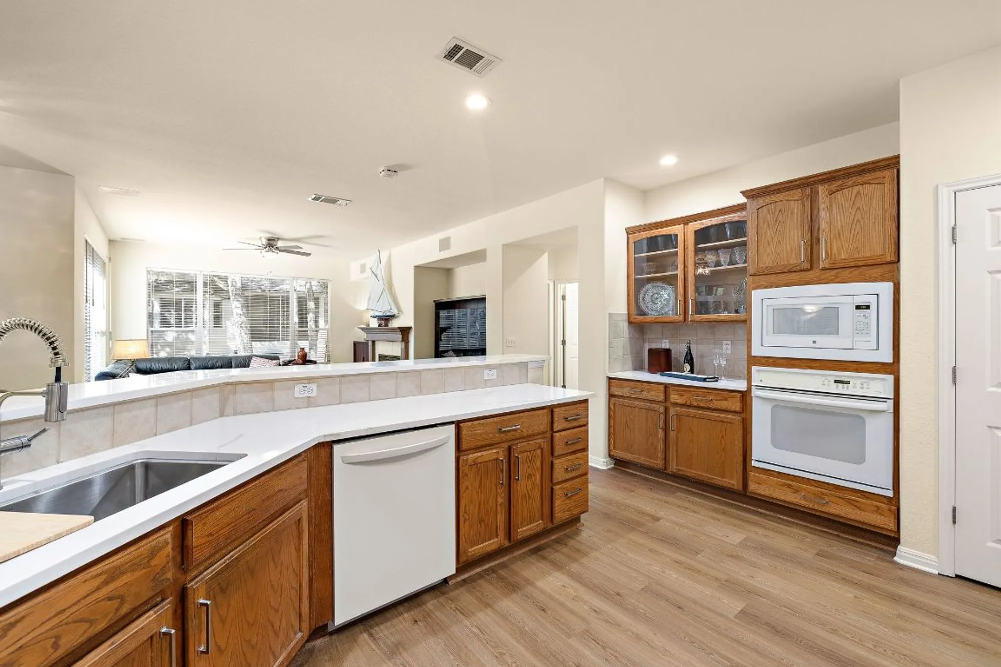 Property Slideshow image 14 of 30 | 134 great frontier dr, Georgetown, TX, 78633