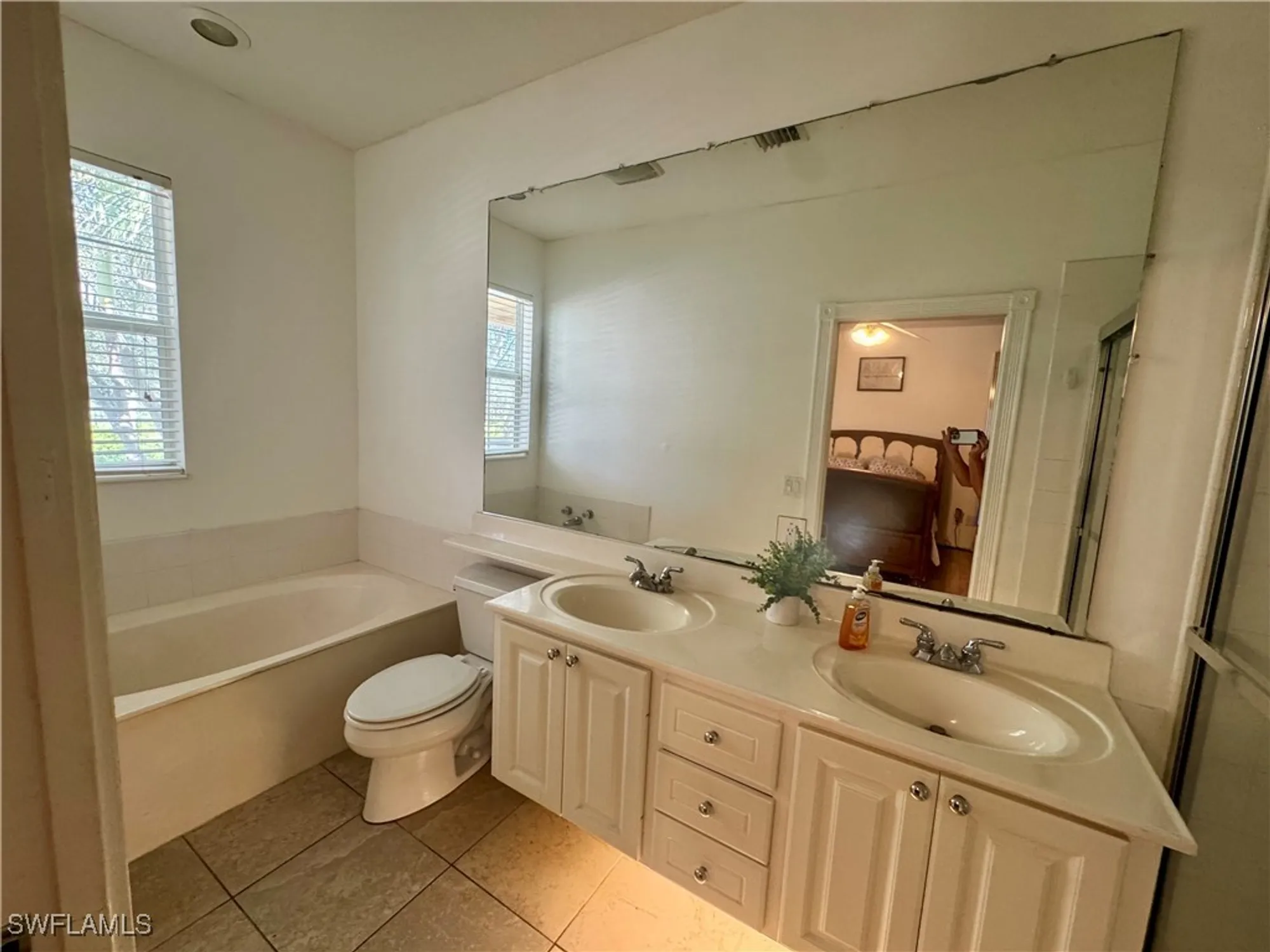 Property Slideshow image 15 of 41 | 28203 jeneva way, Bonita Springs, FL, 34135