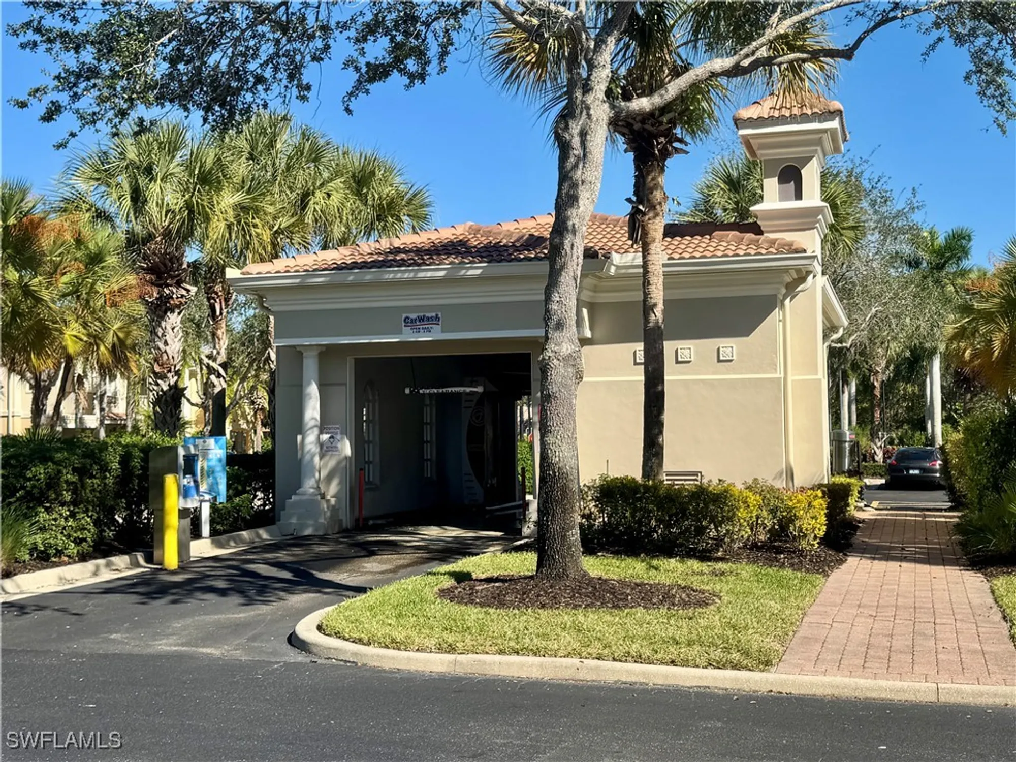 Property Slideshow image 32 of 41 | 28203 jeneva way, Bonita Springs, FL, 34135