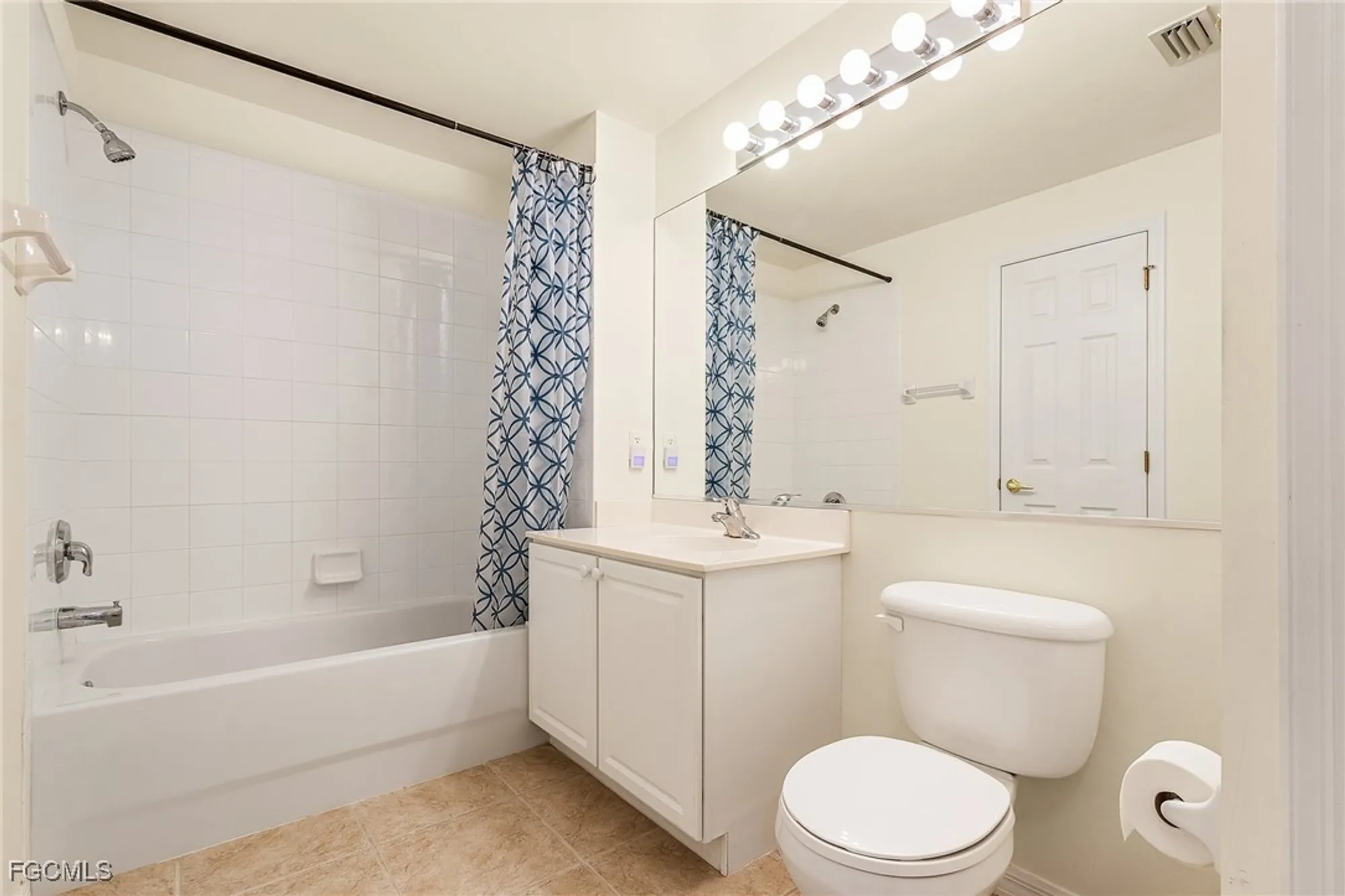 Property Slideshow image 21 of 29 | 9661 hemingway ln 3207, Fort Myers, FL, 33913