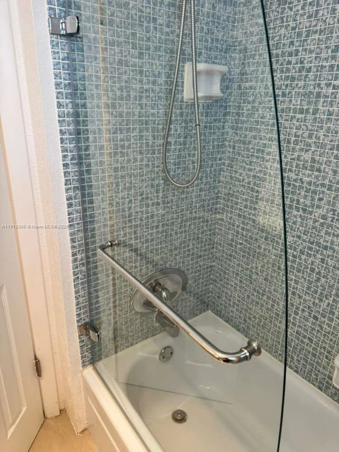 Property Slideshow image 16 of 18 | 3001 nw 46th ave apt 207, Lauderdale Lakes, FL, 33313