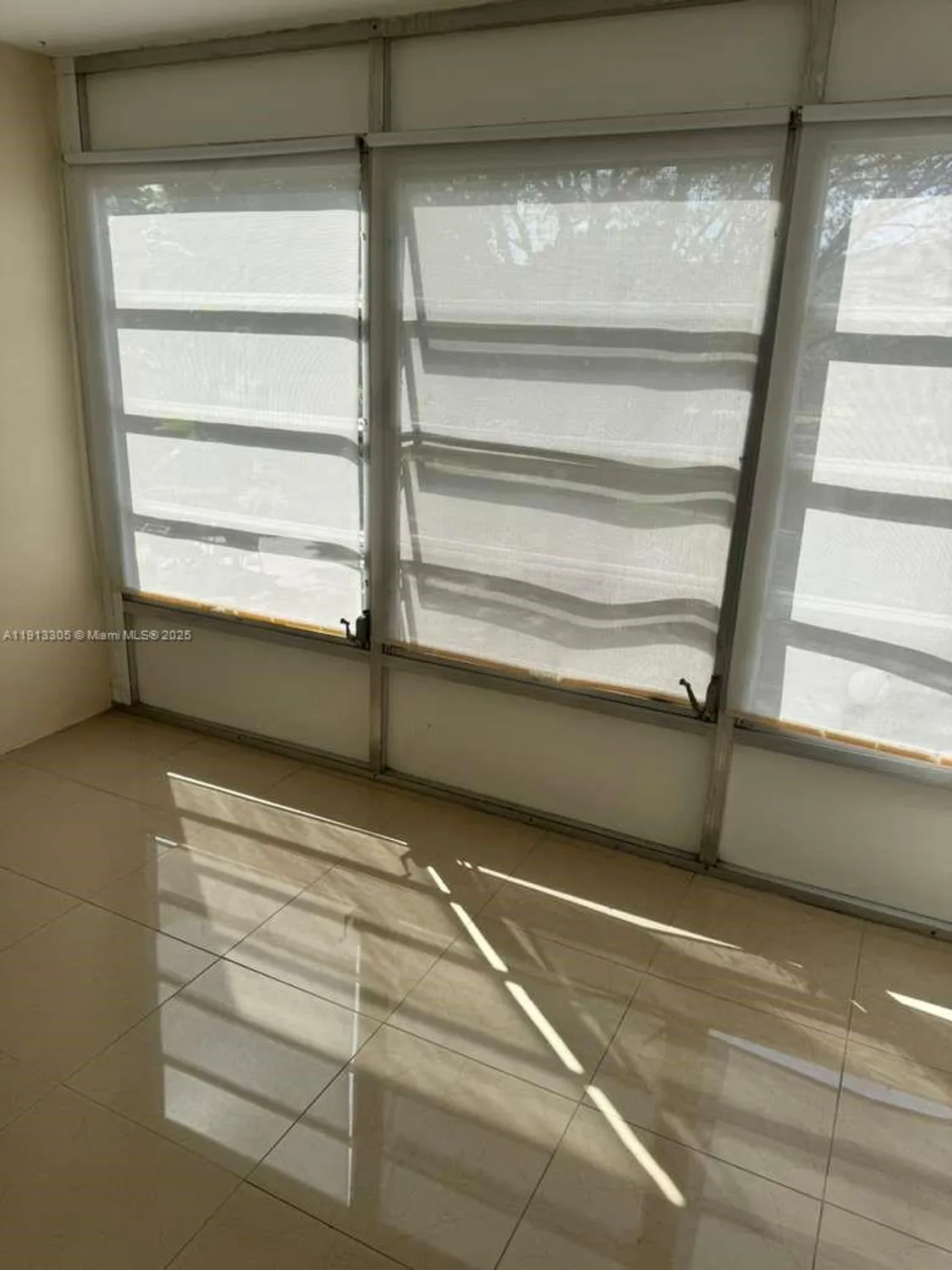 Property Slideshow image 17 of 18 | 3001 nw 46th ave apt 207, Lauderdale Lakes, FL, 33313