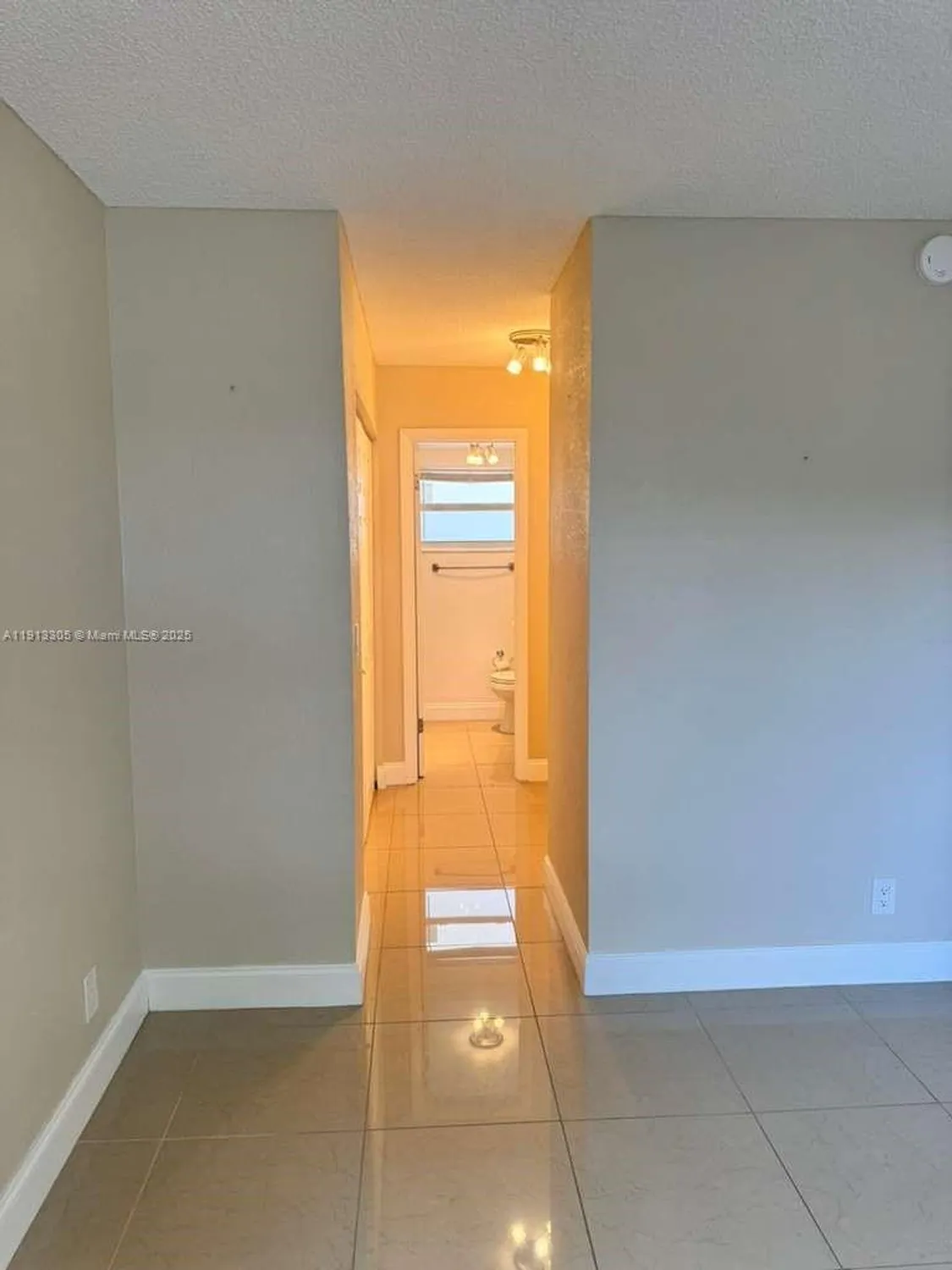 Property Slideshow image 8 of 18 | 3001 nw 46th ave apt 207, Lauderdale Lakes, FL, 33313