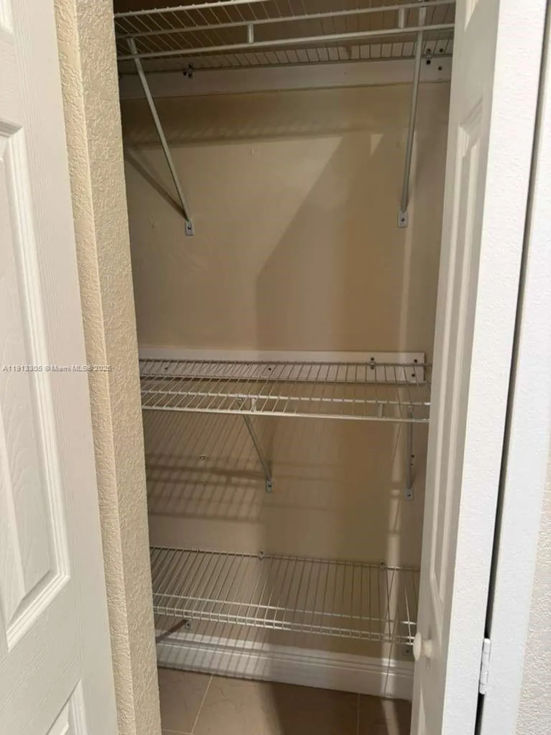 Property Slideshow image 9 of 18 | 3001 nw 46th ave apt 207, Lauderdale Lakes, FL, 33313