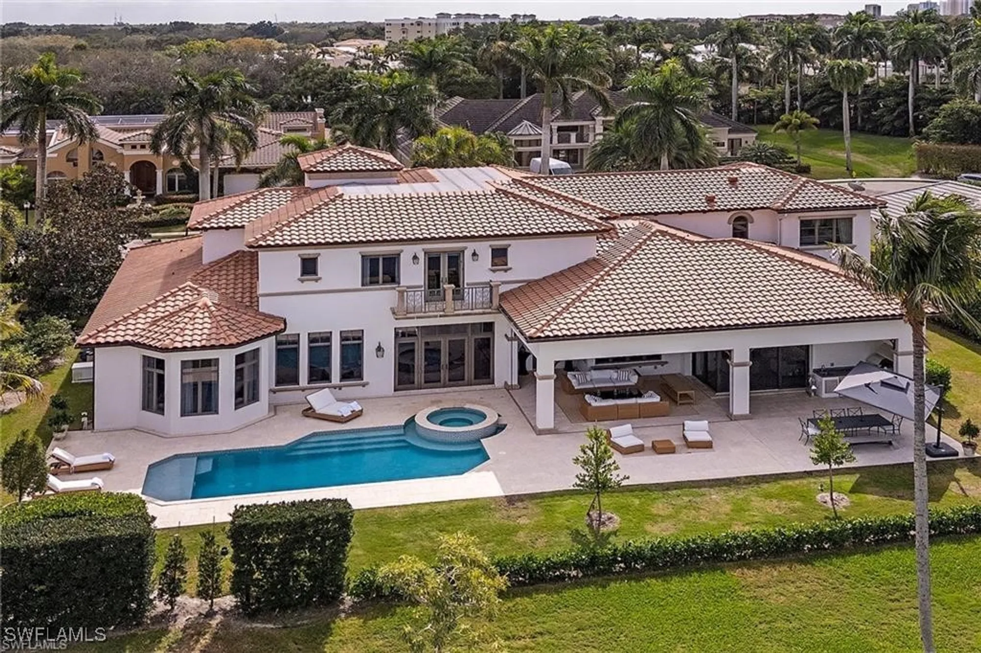 Property Slideshow image 14 of 49 | 333 sedgwick ct, Naples, FL, 34108