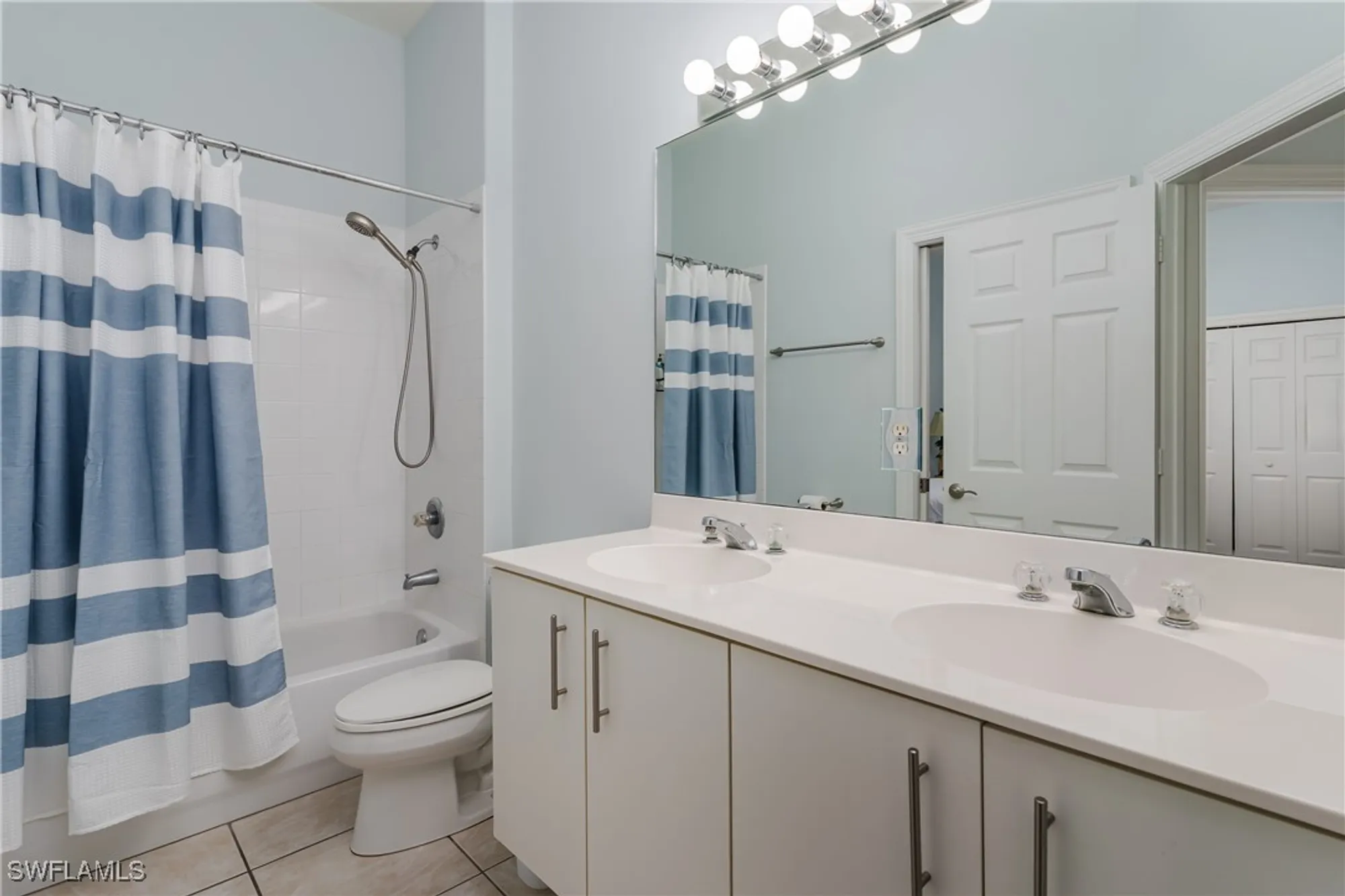 Property Slideshow image 22 of 36 | 817 vistana cir, Naples, FL, 34119