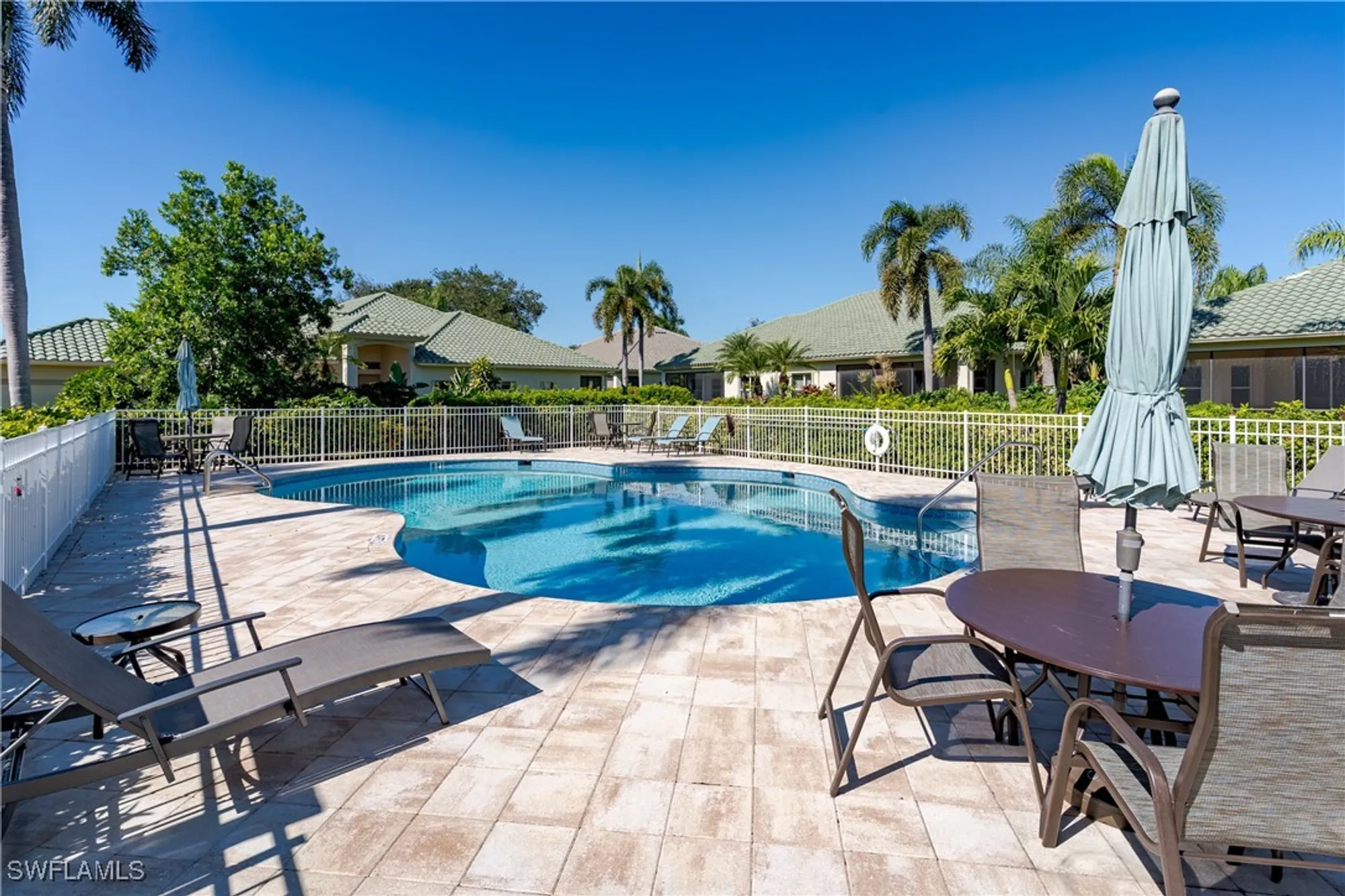 Property Slideshow image 36 of 36 | 817 vistana cir, Naples, FL, 34119