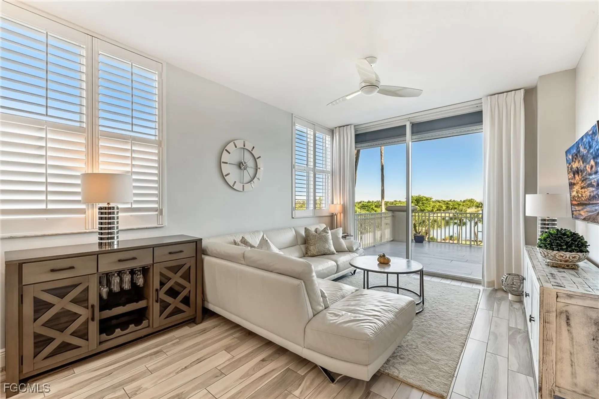 Property Slideshow image 15 of 48 | 14200 royal harbour ct unit 301, Fort Myers, FL, 33908