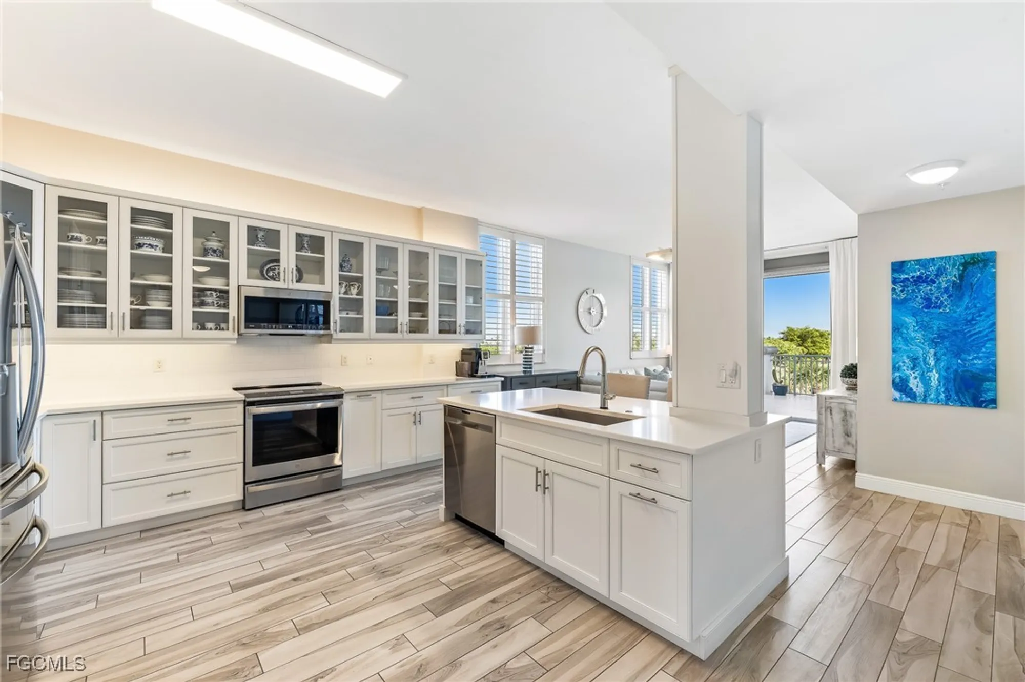 Property Slideshow image 18 of 48 | 14200 royal harbour ct unit 301, Fort Myers, FL, 33908