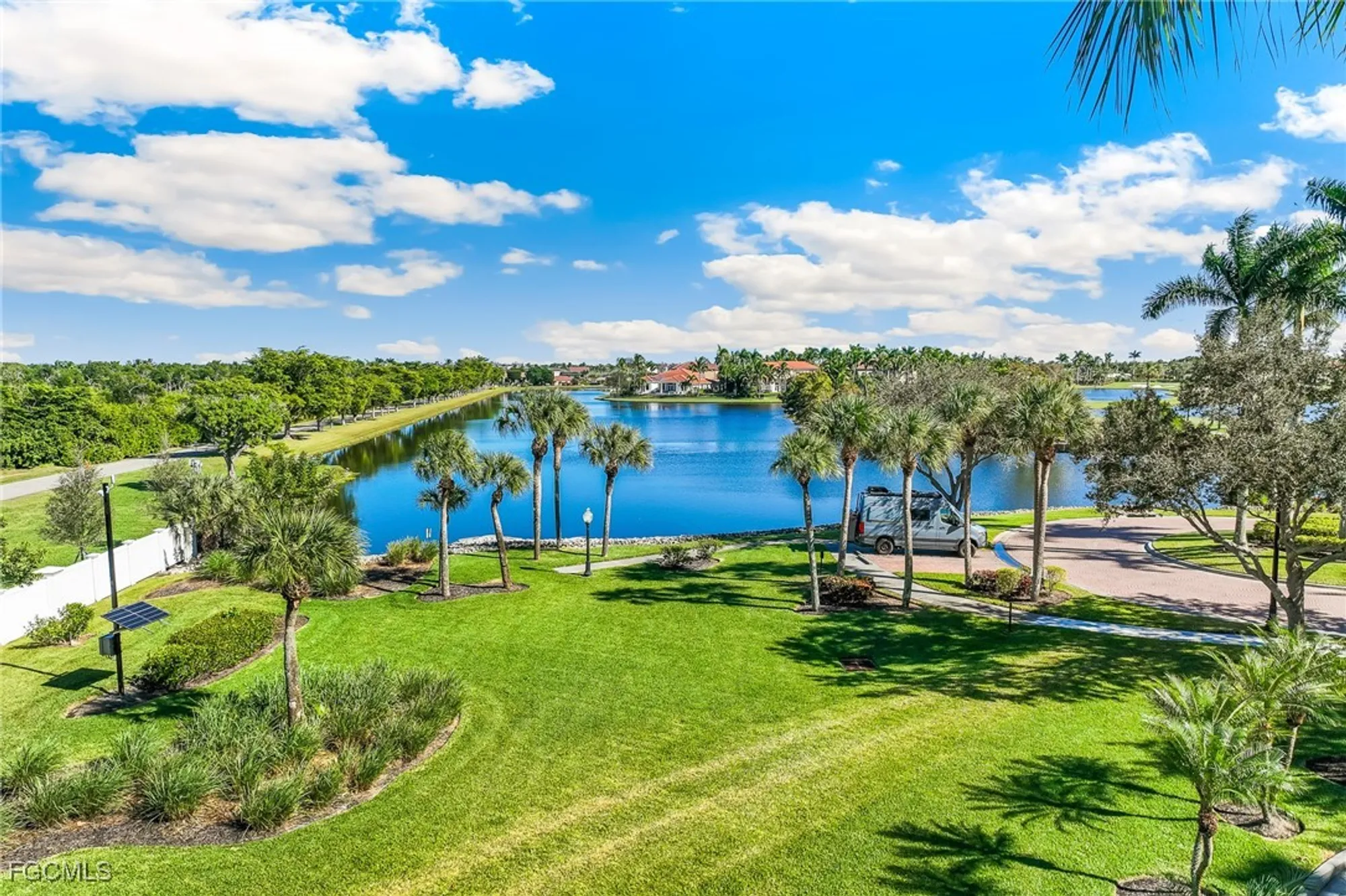 Property Slideshow image 10 of 48 | 14200 royal harbour ct unit 301, Fort Myers, FL, 33908