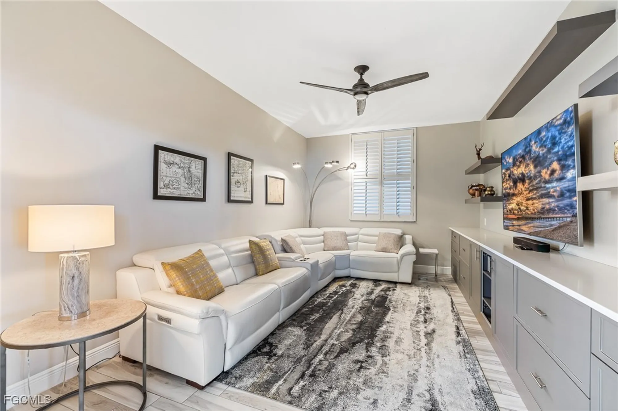 Property Slideshow image 13 of 48 | 14200 royal harbour ct unit 301, Fort Myers, FL, 33908