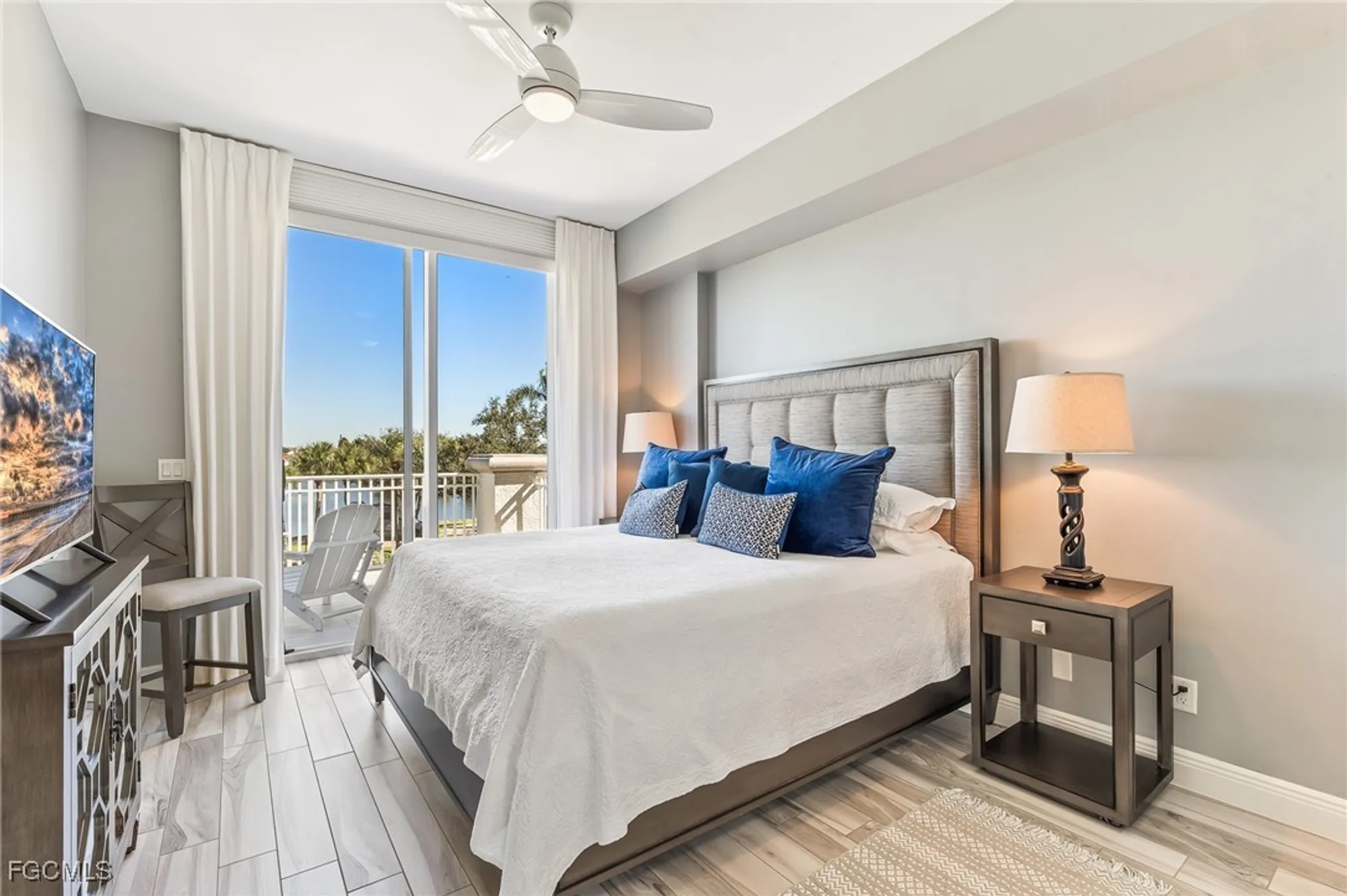 Property Slideshow image 24 of 48 | 14200 royal harbour ct unit 301, Fort Myers, FL, 33908