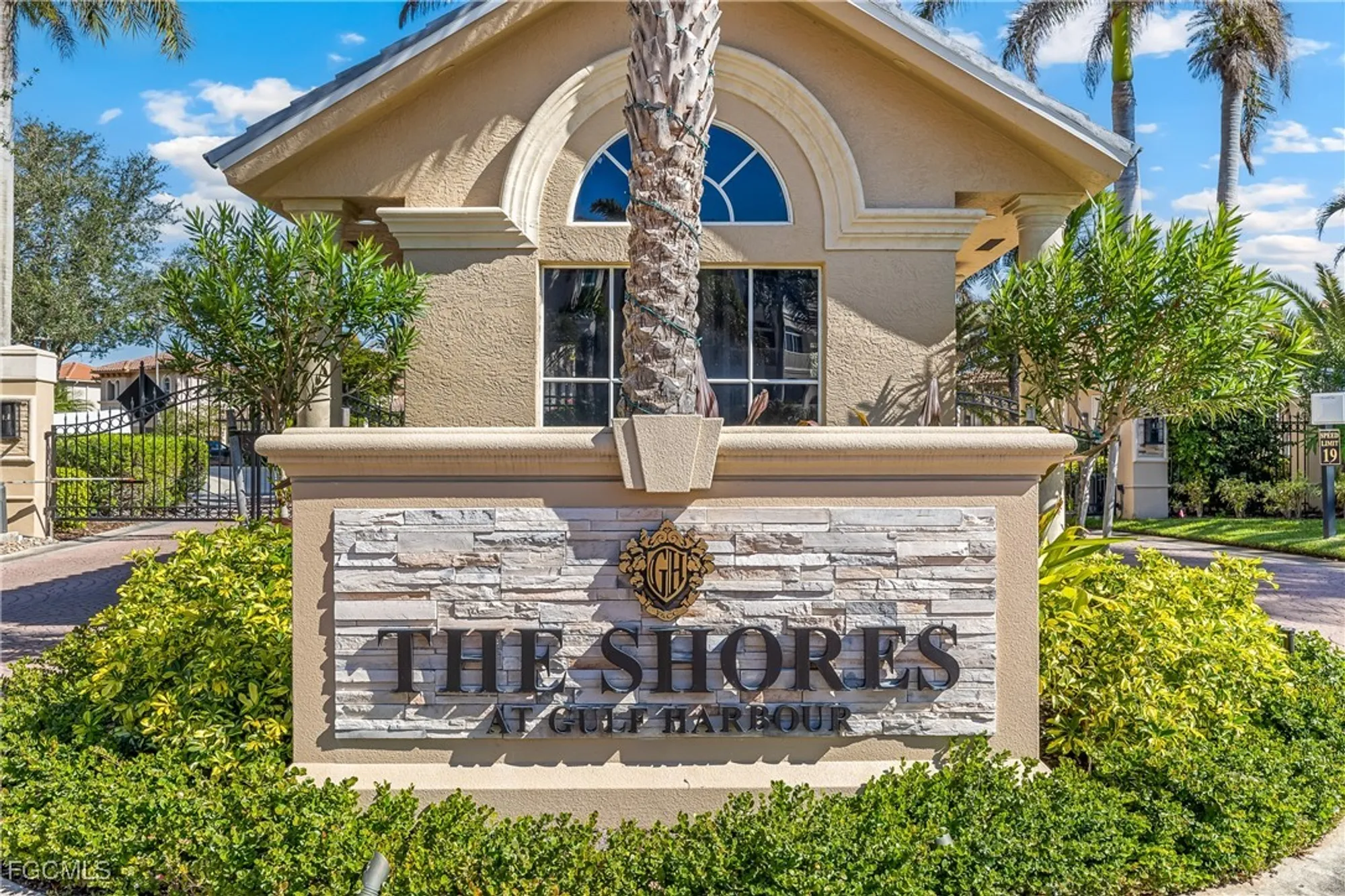 Property Slideshow image 32 of 48 | 14200 royal harbour ct unit 301, Fort Myers, FL, 33908