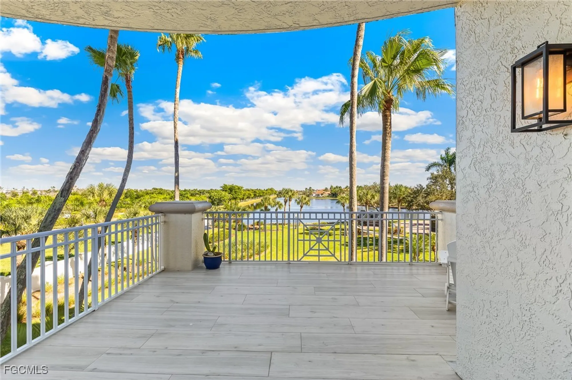Property Slideshow image 6 of 48 | 14200 royal harbour ct unit 301, Fort Myers, FL, 33908