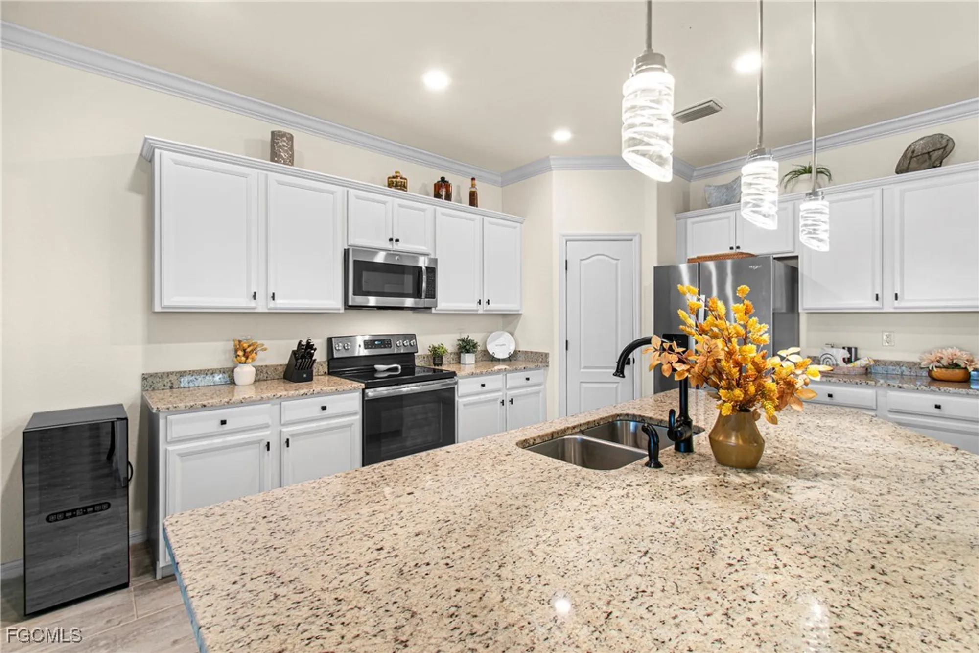 Property Slideshow image 21 of 43 | 10369 prato dr, Fort Myers, FL, 33913