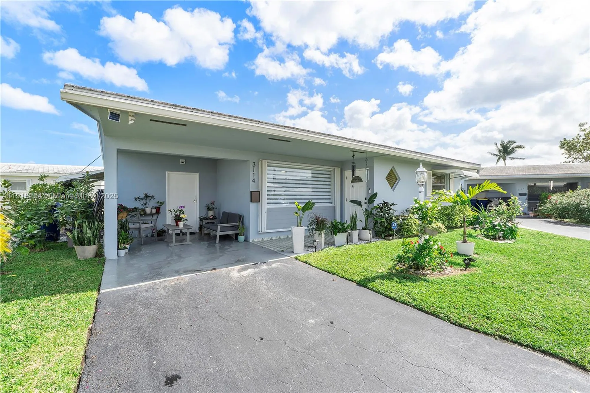 Property Slideshow image 11 of 13 | 3114 byron cir 128, Hollywood, FL, 33021