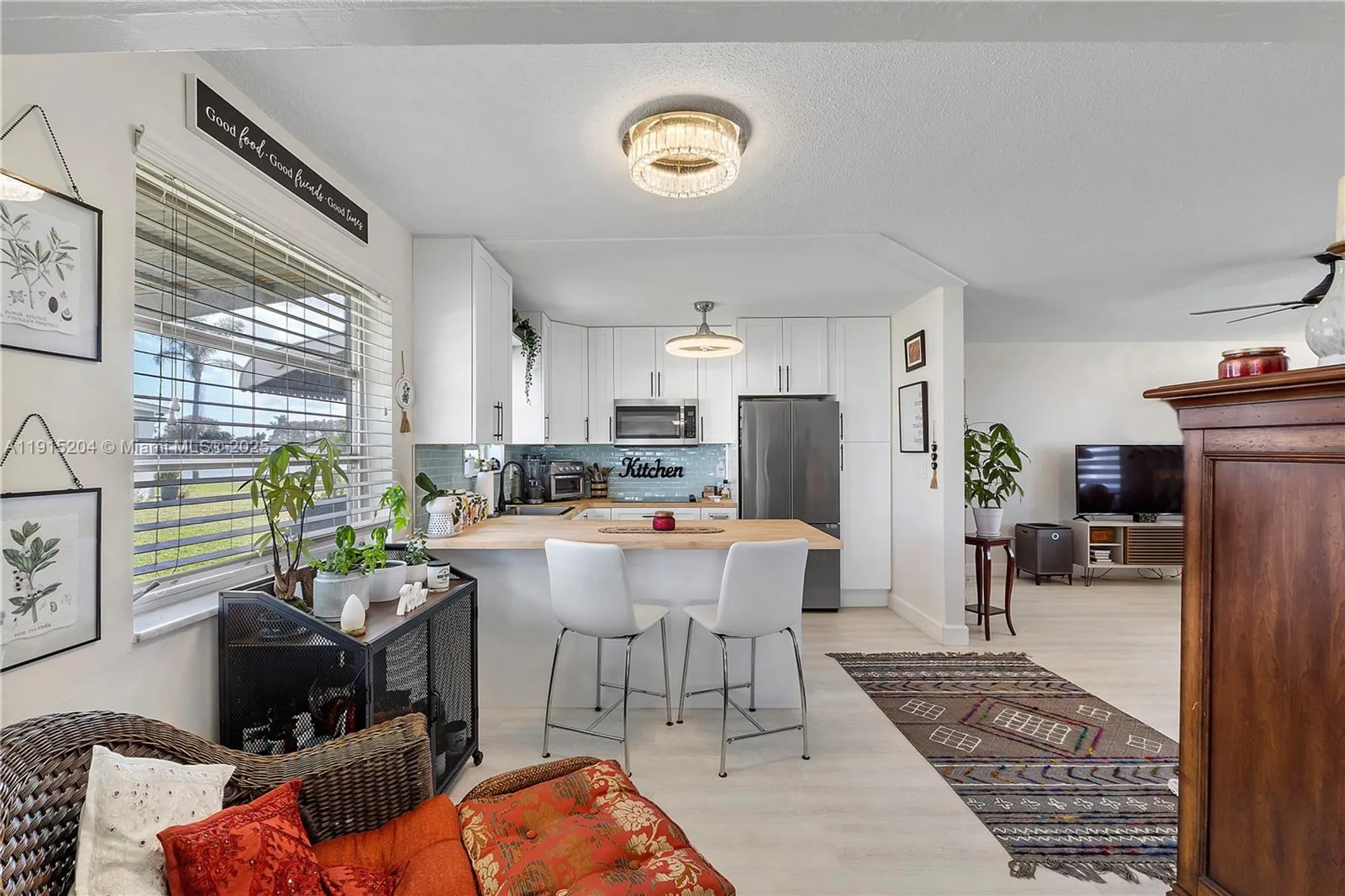 Property Slideshow image 5 of 13 | 3114 byron cir 128, Hollywood, FL, 33021