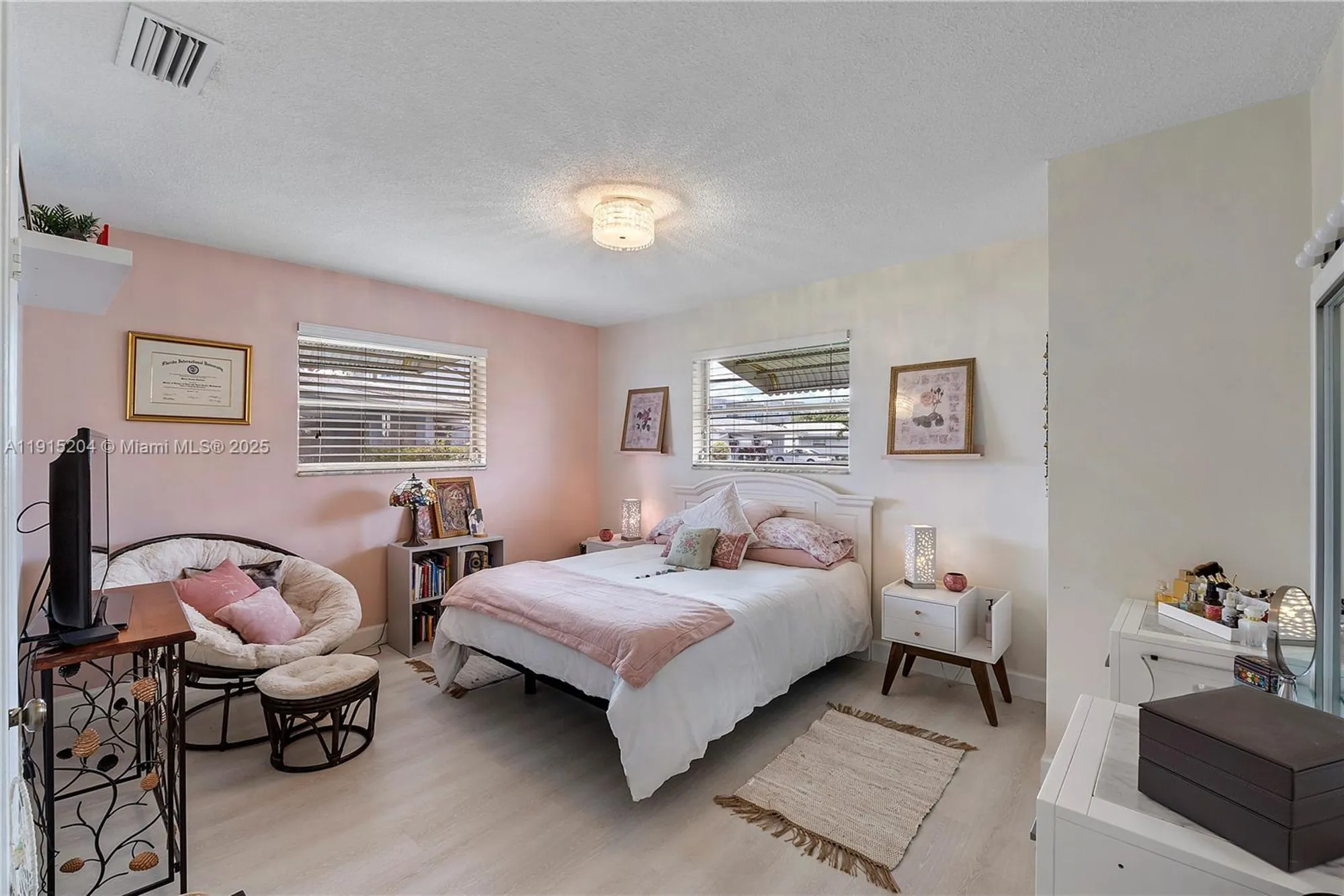 Property Slideshow image 6 of 13 | 3114 byron cir 128, Hollywood, FL, 33021