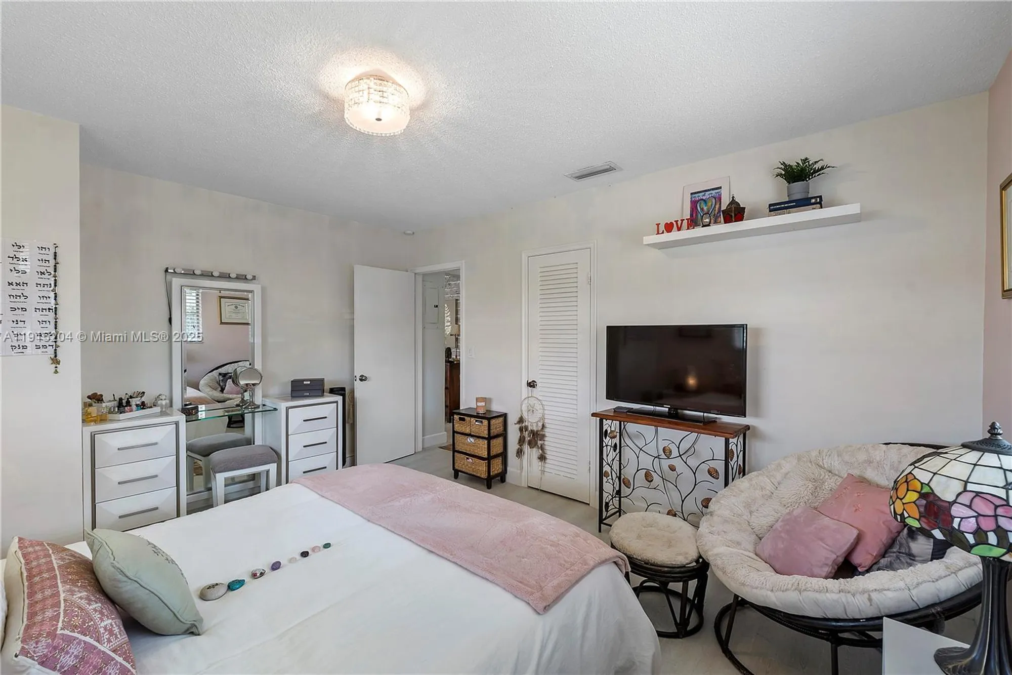 Property Slideshow image 7 of 13 | 3114 byron cir 128, Hollywood, FL, 33021