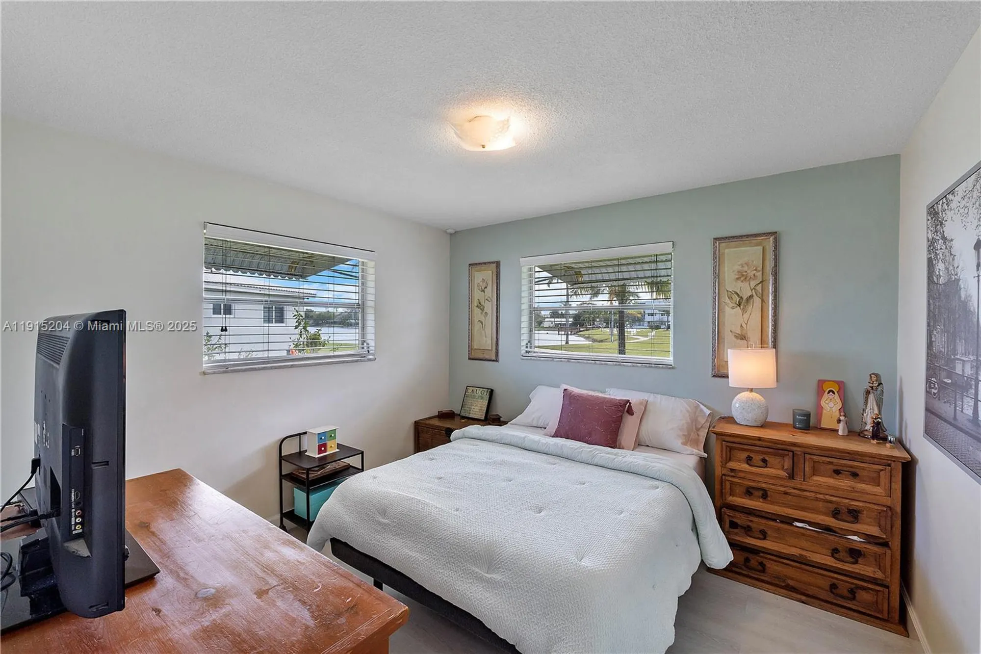 Property Slideshow image 8 of 13 | 3114 byron cir 128, Hollywood, FL, 33021