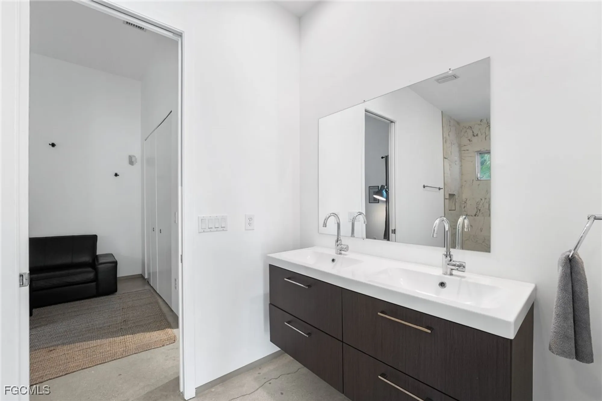 Property Slideshow image 28 of 50 | 11510 compass point dr, Fort Myers, FL, 33908