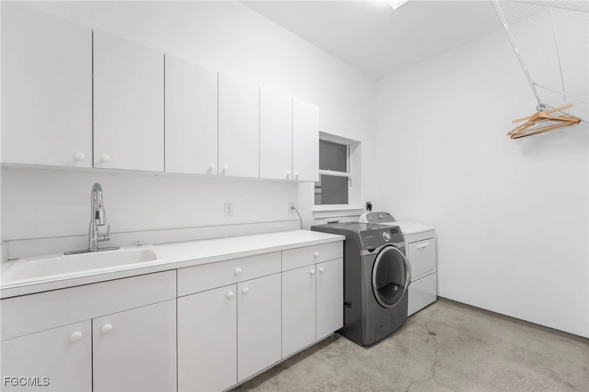 Property Slideshow image 38 of 50 | 11510 compass point dr, Fort Myers, FL, 33908