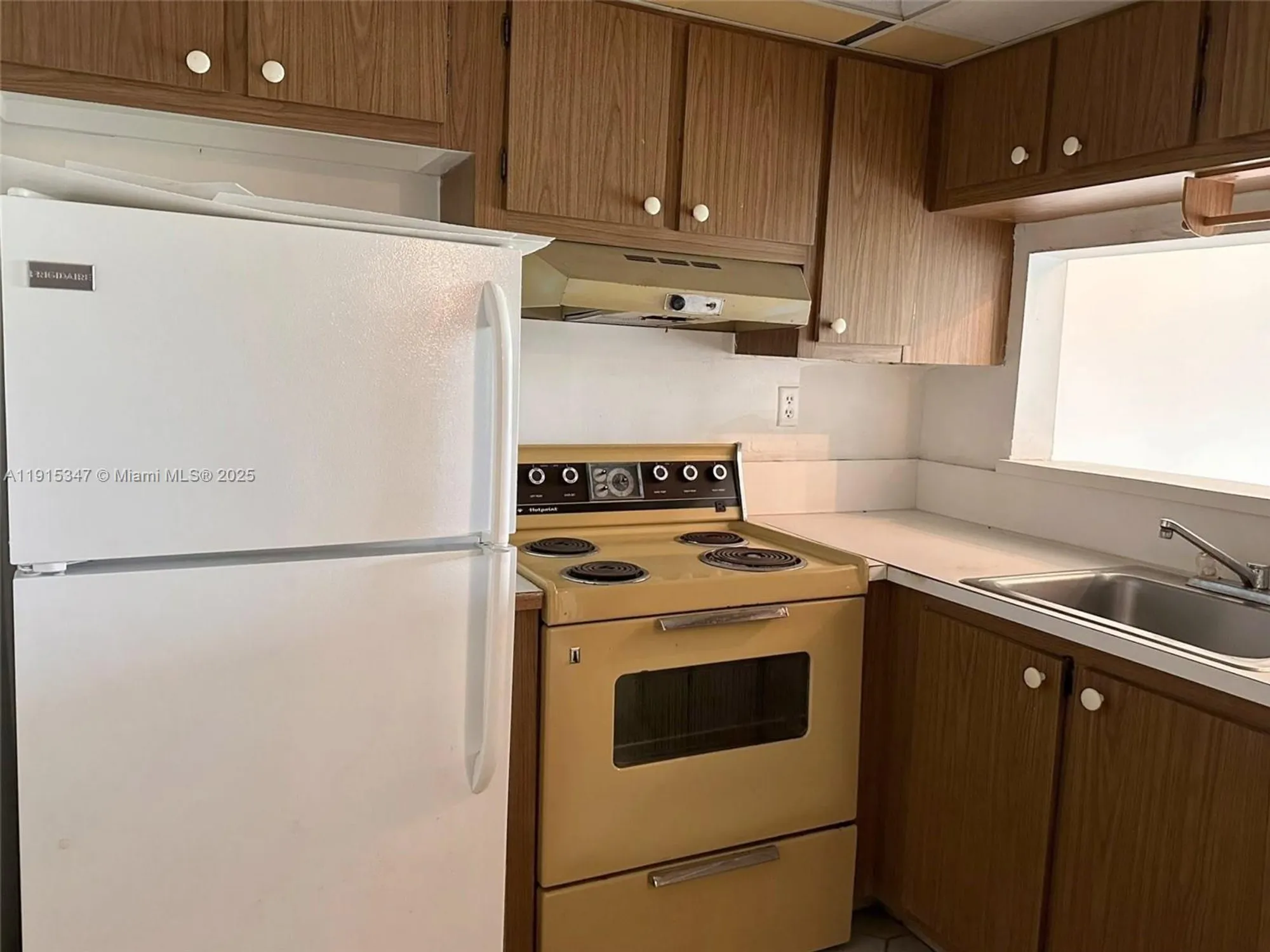 Property Slideshow image 16 of 38 | 9090 lime bay blvd 106, Tamarac, FL, 33321