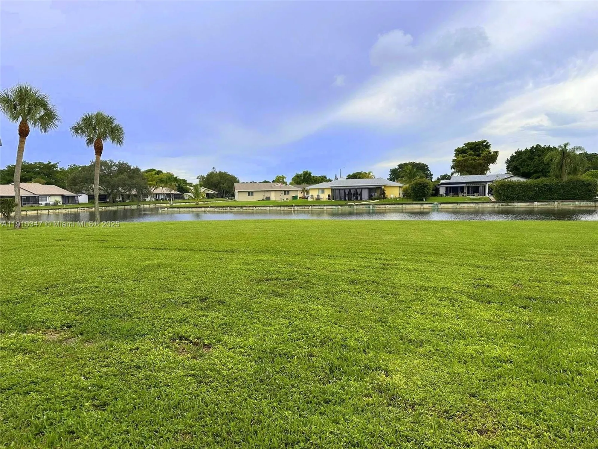 Property Slideshow image 9 of 38 | 9090 lime bay blvd 106, Tamarac, FL, 33321