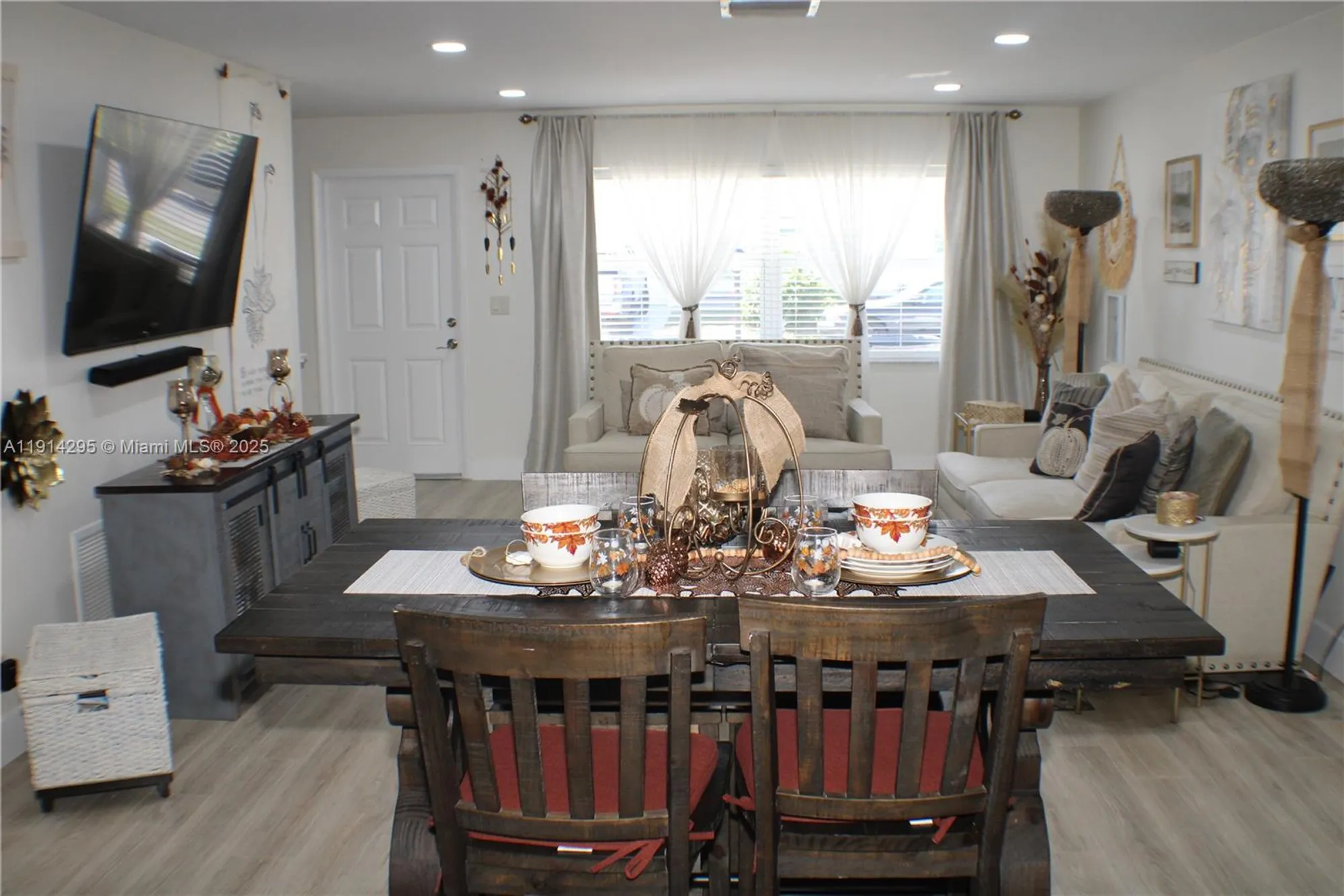 Property Slideshow image 9 of 30 | 1511 alfred dr, Boynton Beach, FL, 33426