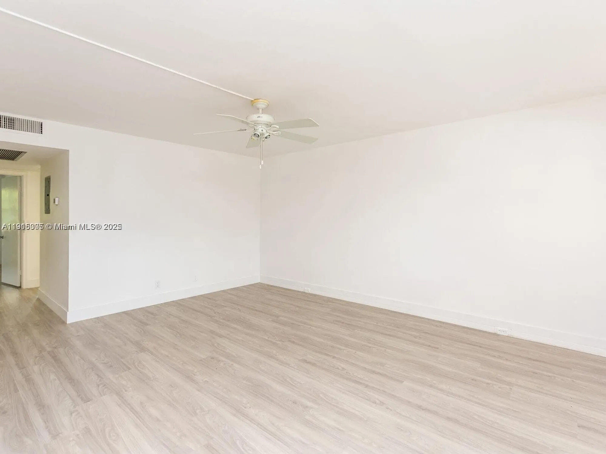 Property Slideshow image 7 of 9 | 850 sw 133rd ter apt 206b, Pembroke Pines, FL, 33027
