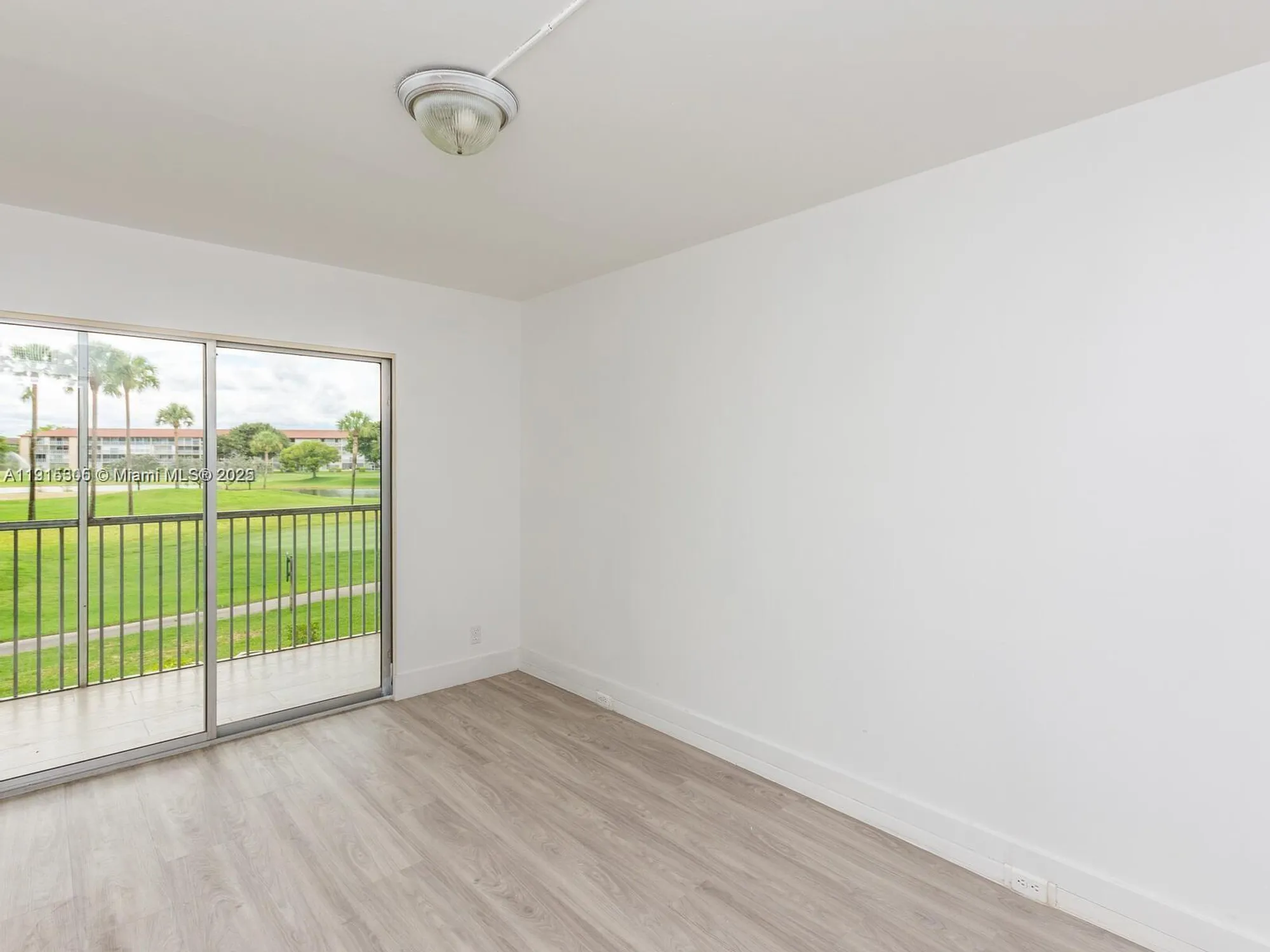 Property Slideshow image 9 of 9 | 850 sw 133rd ter apt 206b, Pembroke Pines, FL, 33027