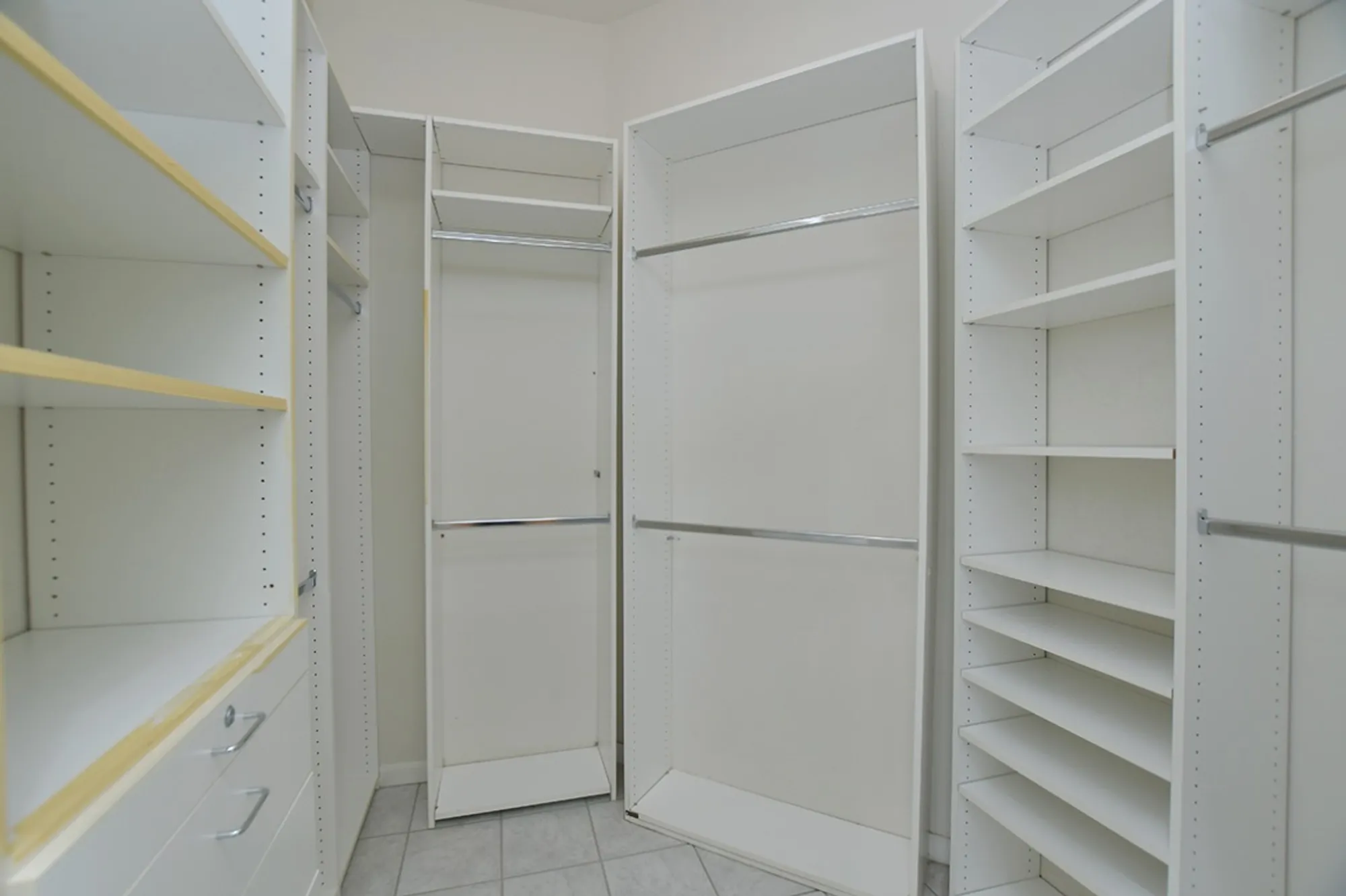 Property Slideshow image 22 of 30 | 108 high trail dr, Georgetown, TX, 78633